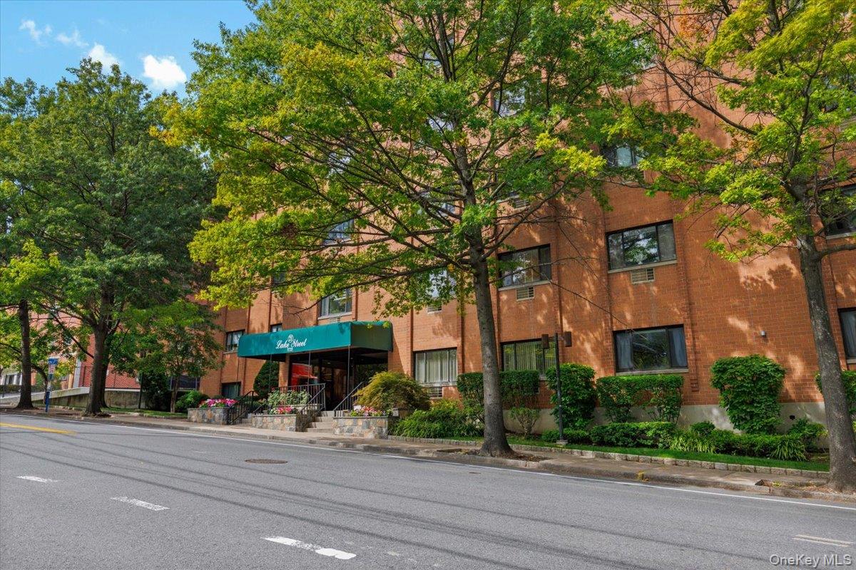 21 Lake Street # 1F, White Plains, NY 10603