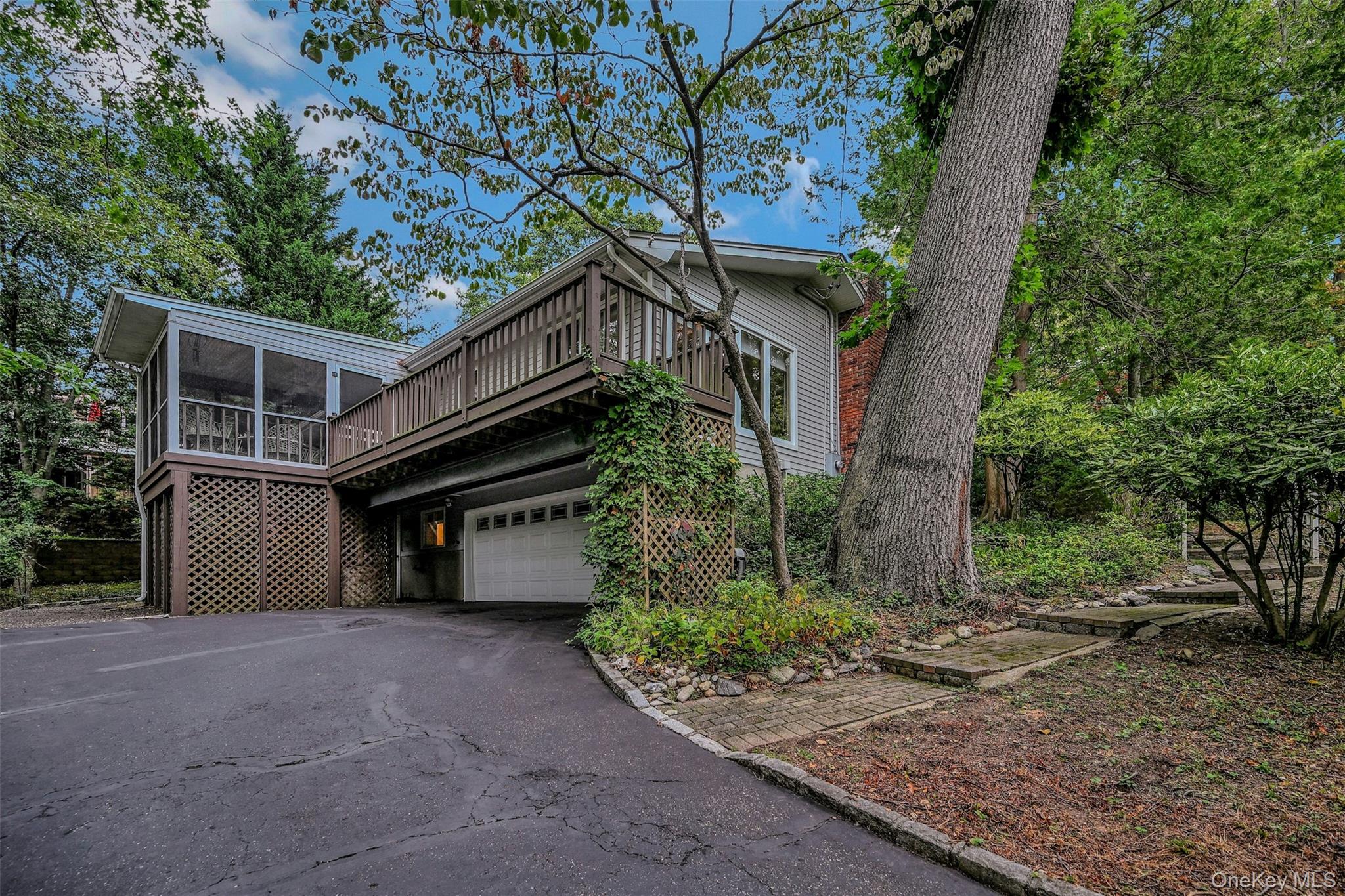 98 Eatons Neck Road, Northport, NY 11768