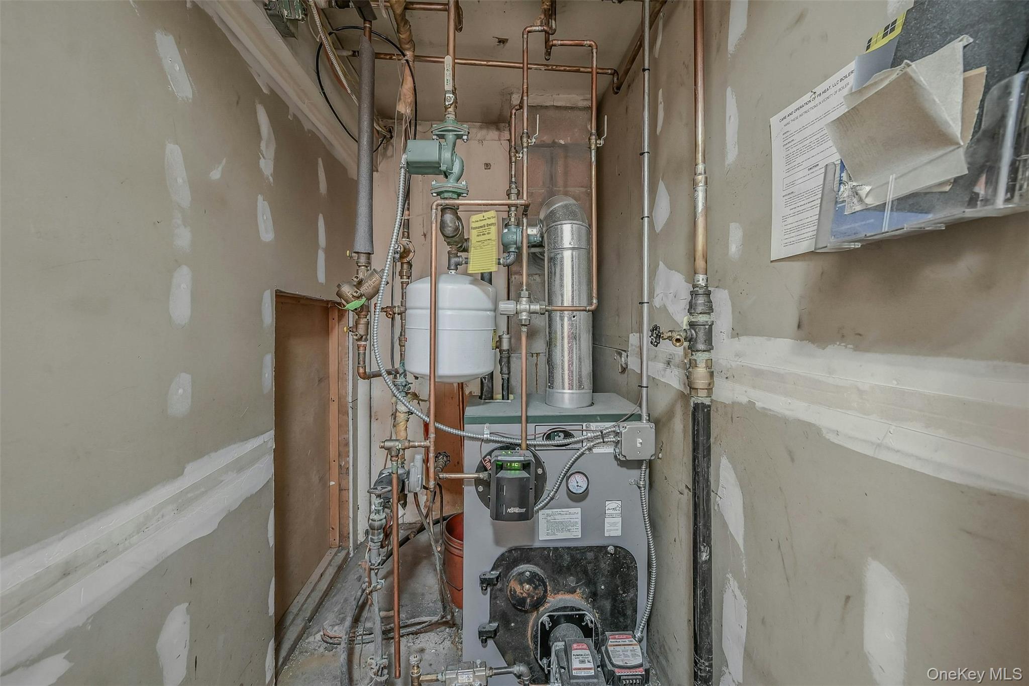 98 Eatons Neck Road, Northport, NY 11768