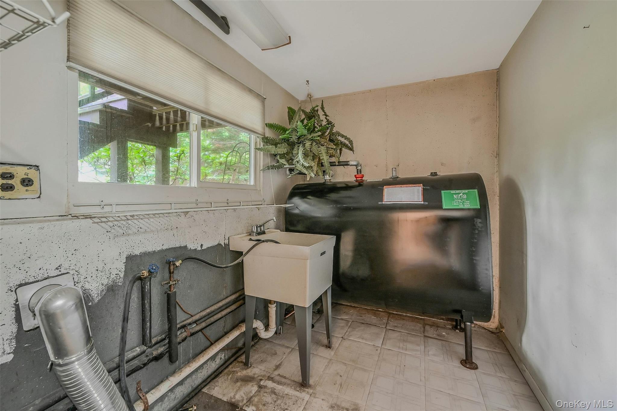 98 Eatons Neck Road, Northport, NY 11768