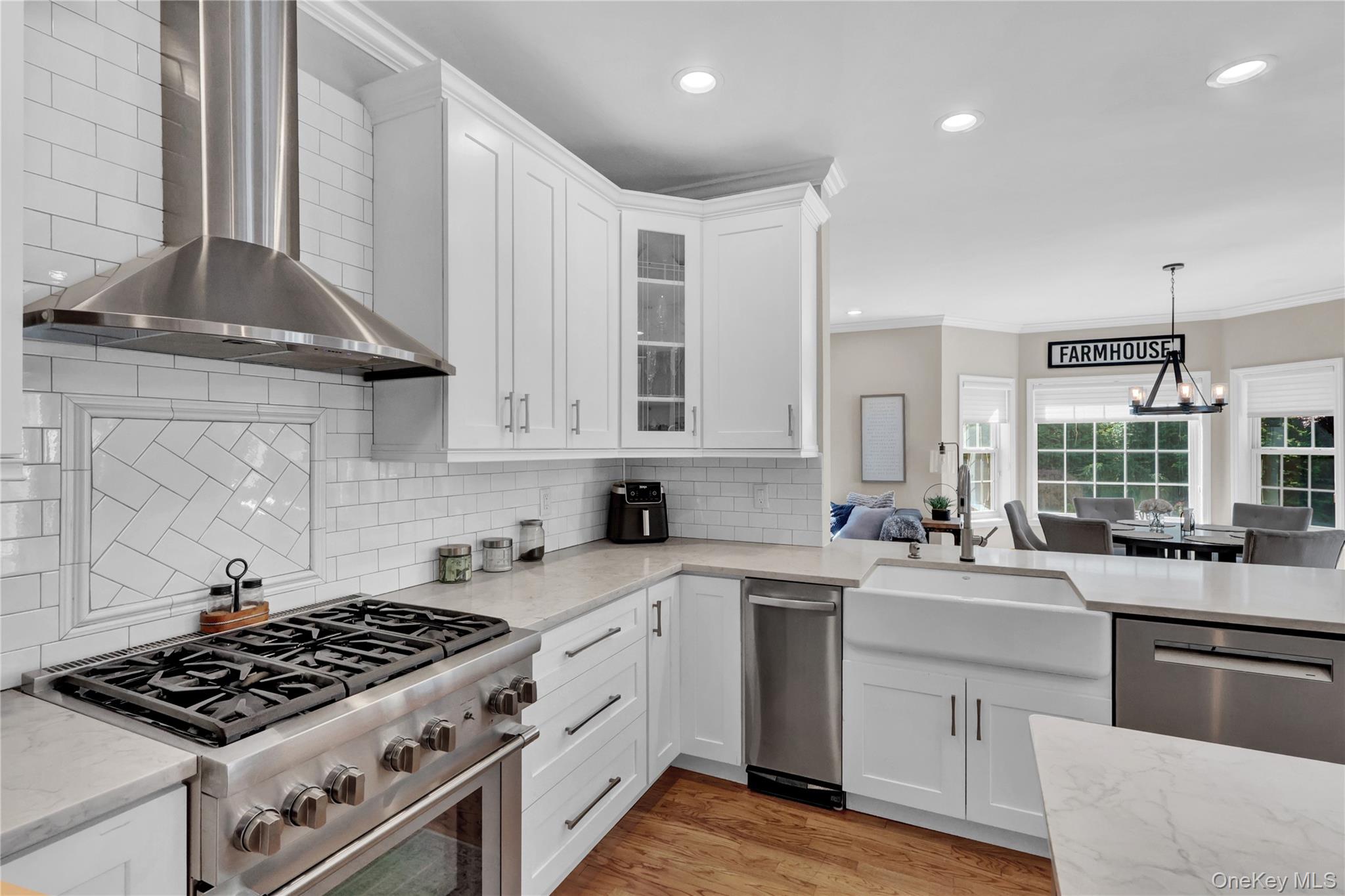 14 Daremy Lane, East Setauket, NY 11733