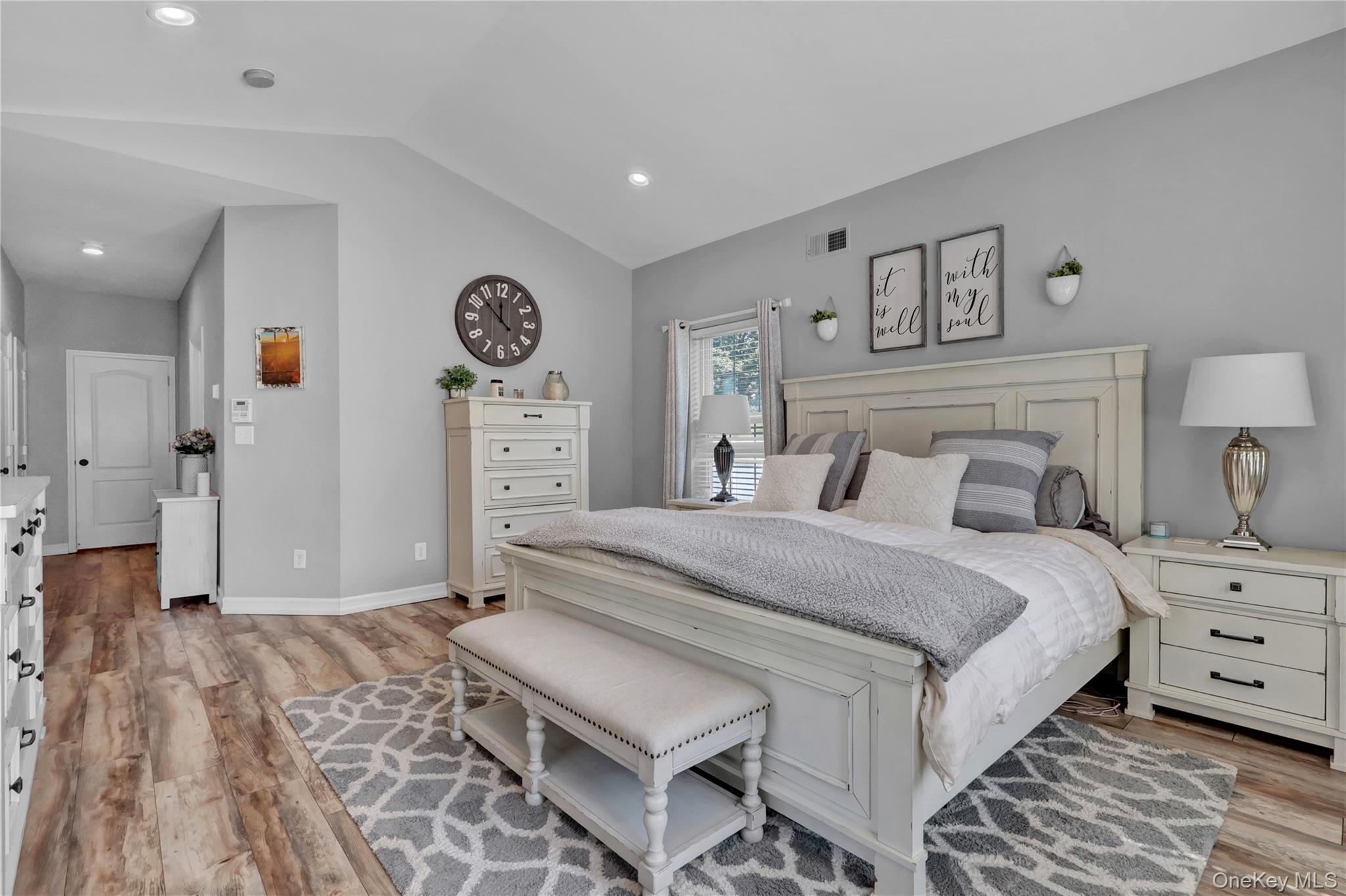 14 Daremy Lane, East Setauket, NY 11733