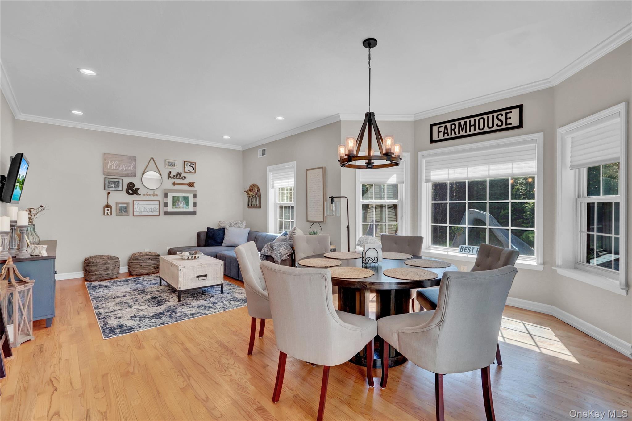 14 Daremy Lane, East Setauket, NY 11733