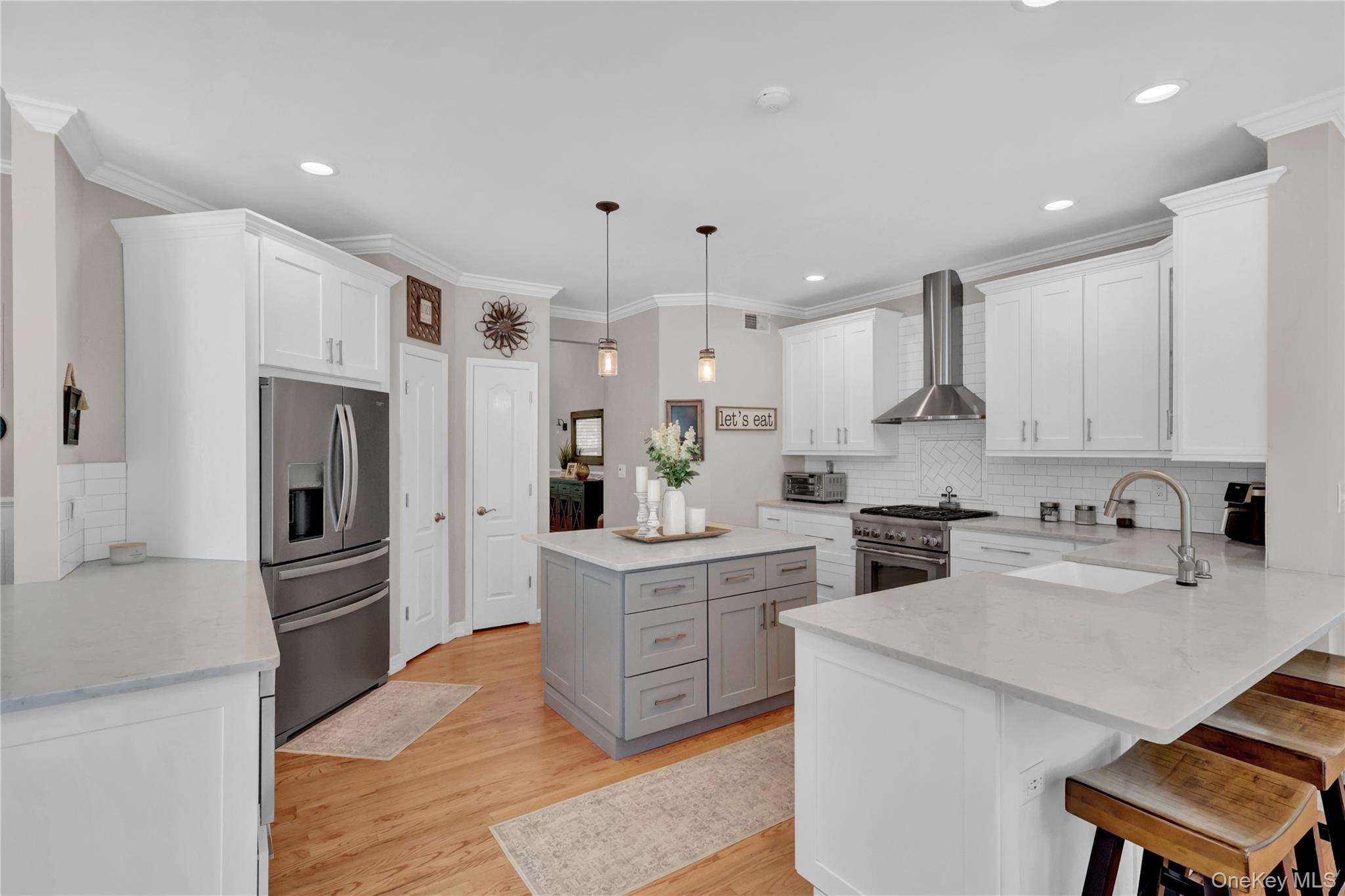 14 Daremy Lane, East Setauket, NY 11733