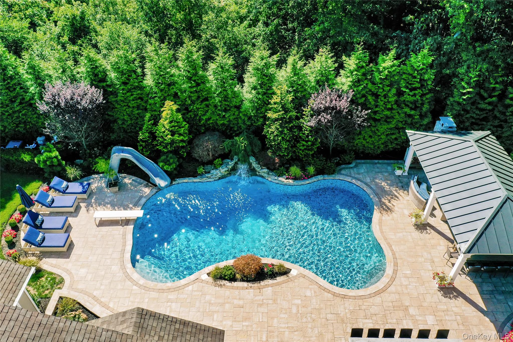 14 Daremy Lane, East Setauket, NY 11733