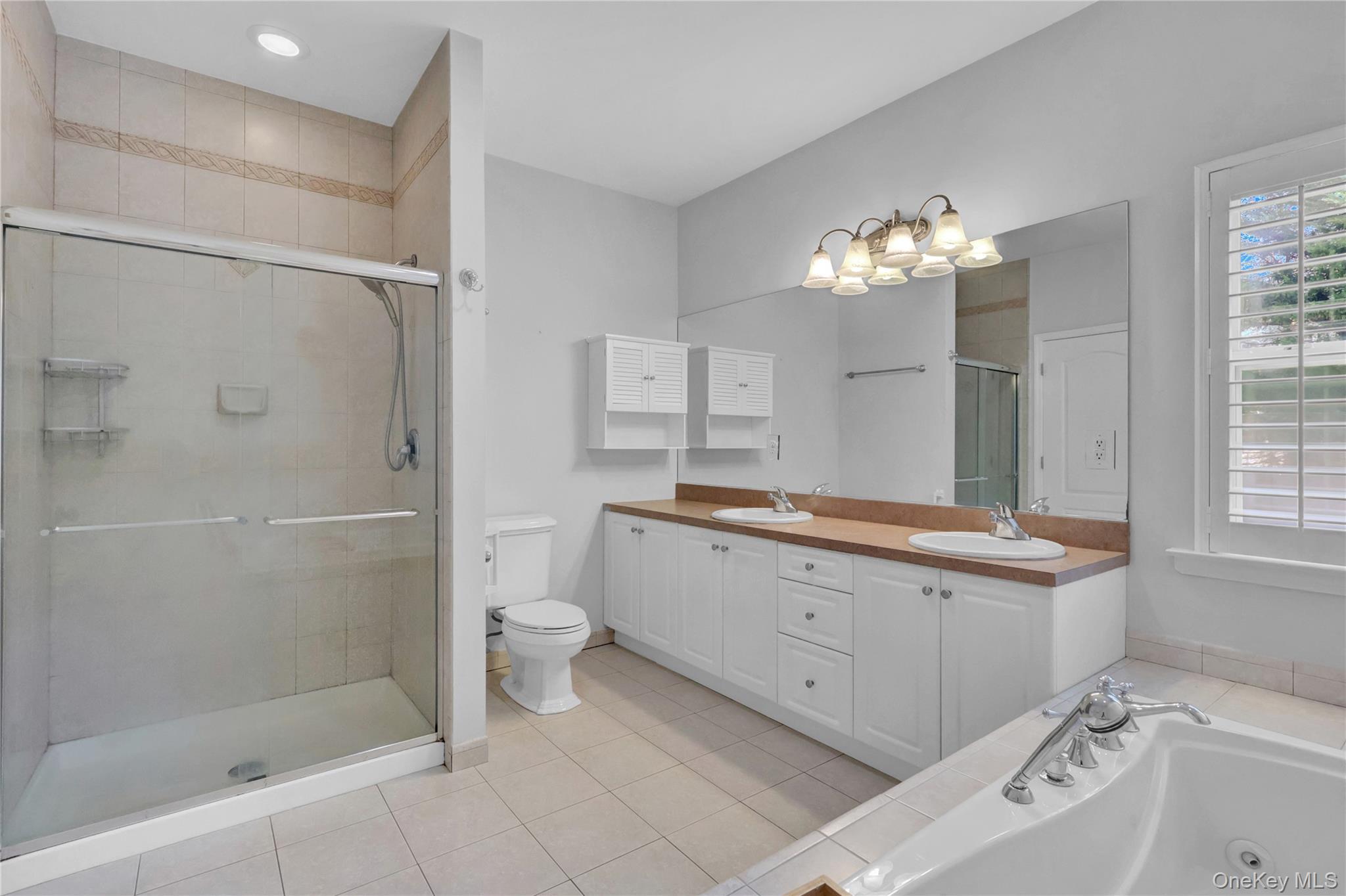 14 Daremy Lane, East Setauket, NY 11733