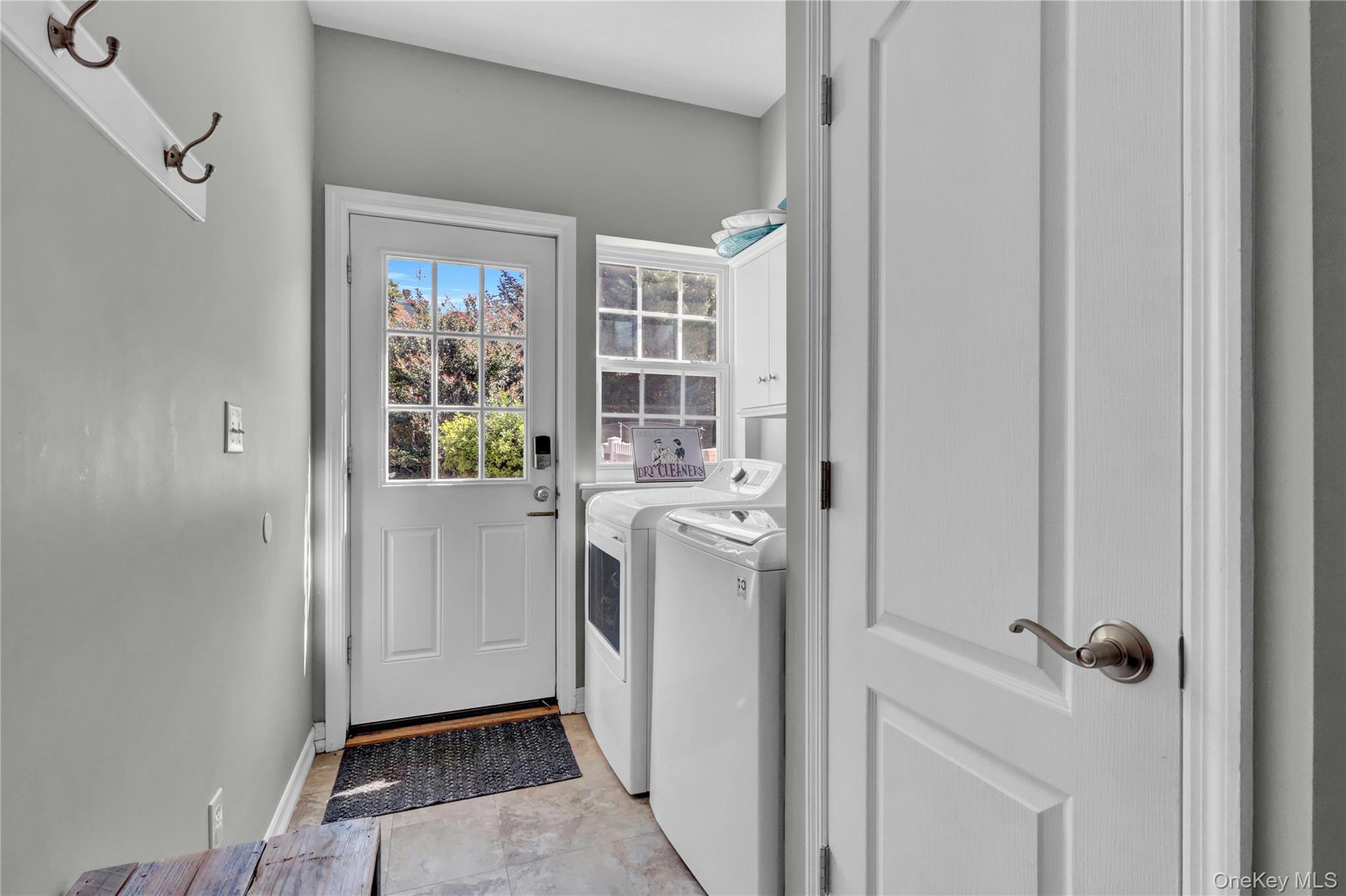 14 Daremy Lane, East Setauket, NY 11733