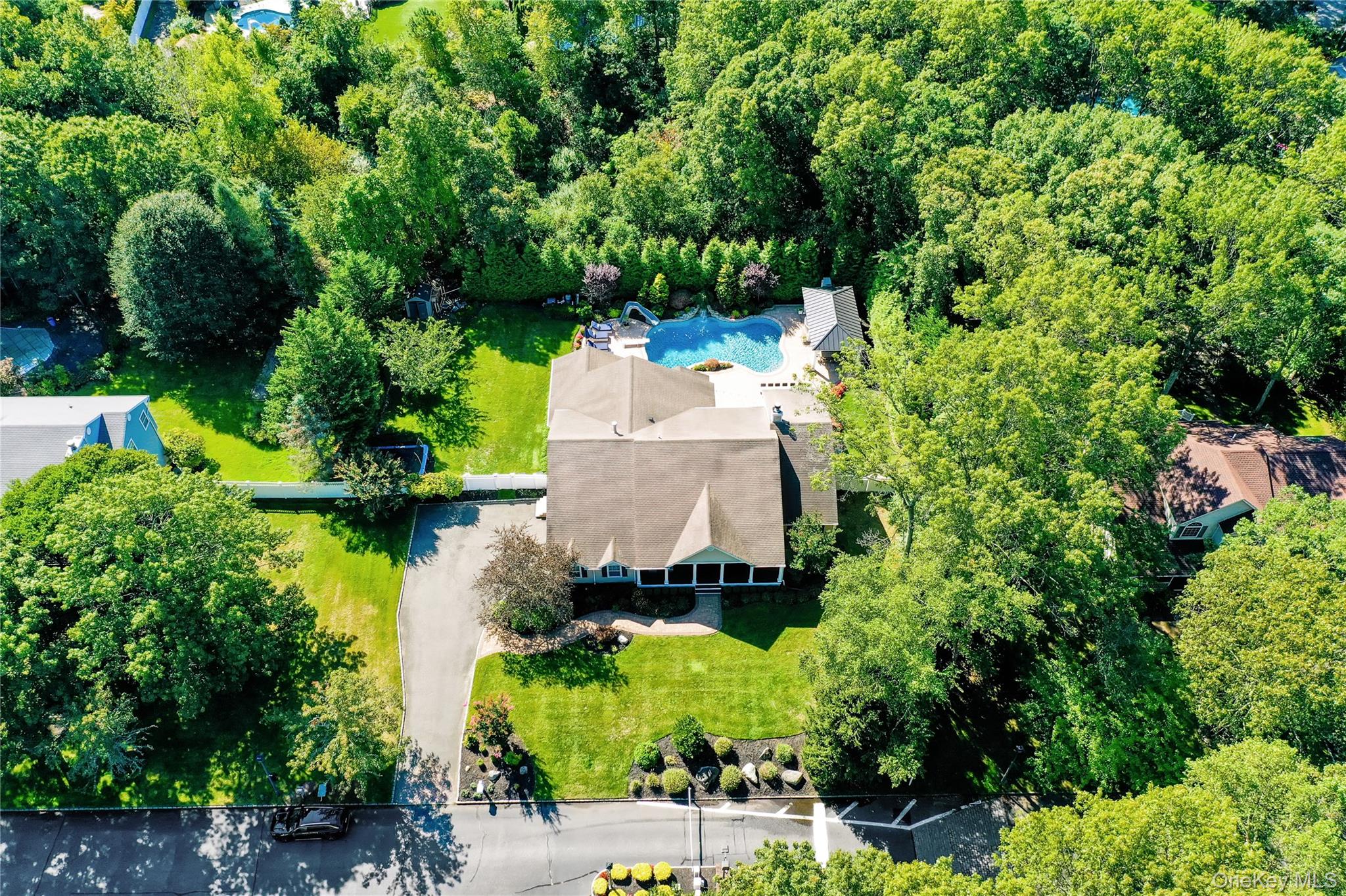 14 Daremy Lane, East Setauket, NY 11733