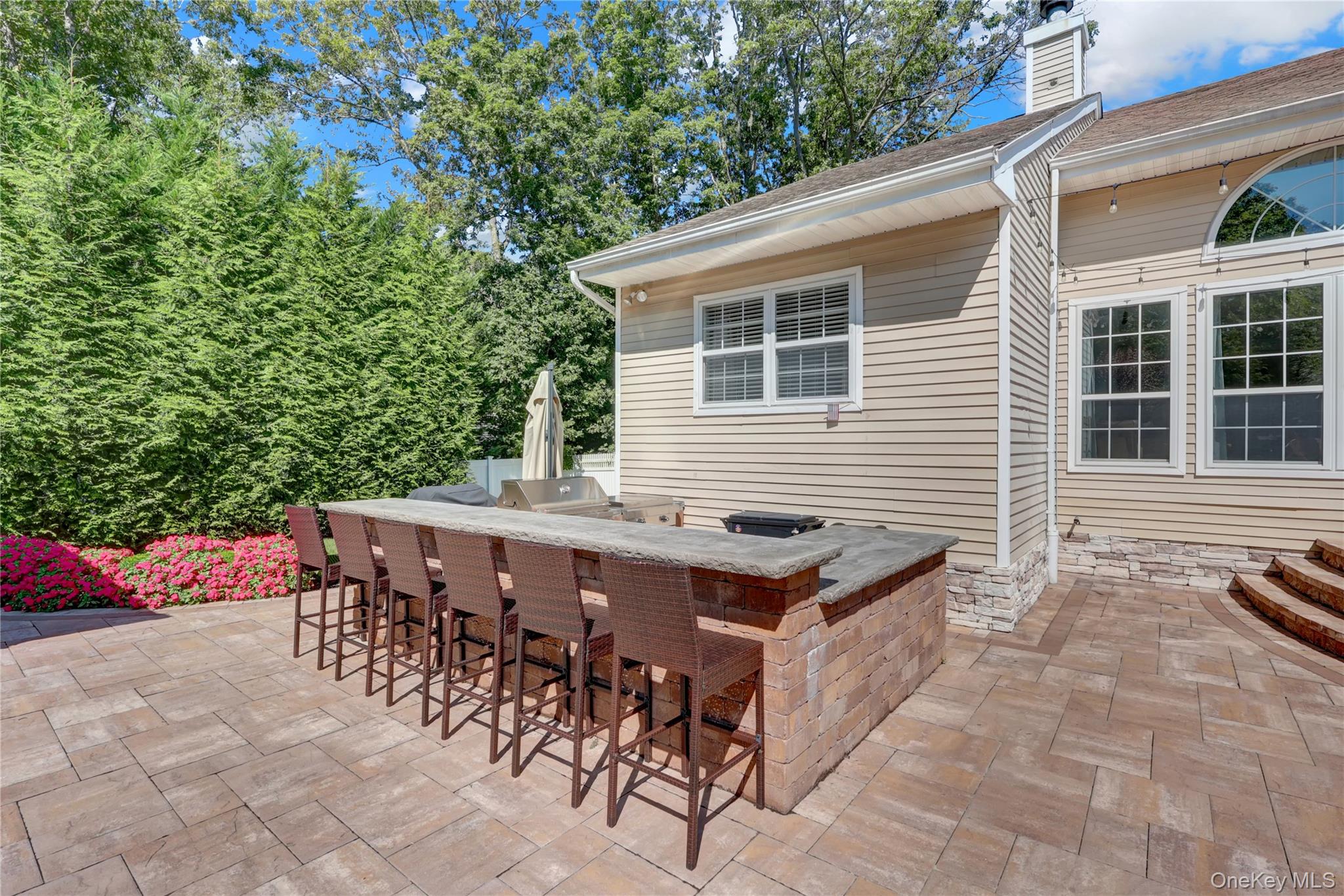 14 Daremy Lane, East Setauket, NY 11733