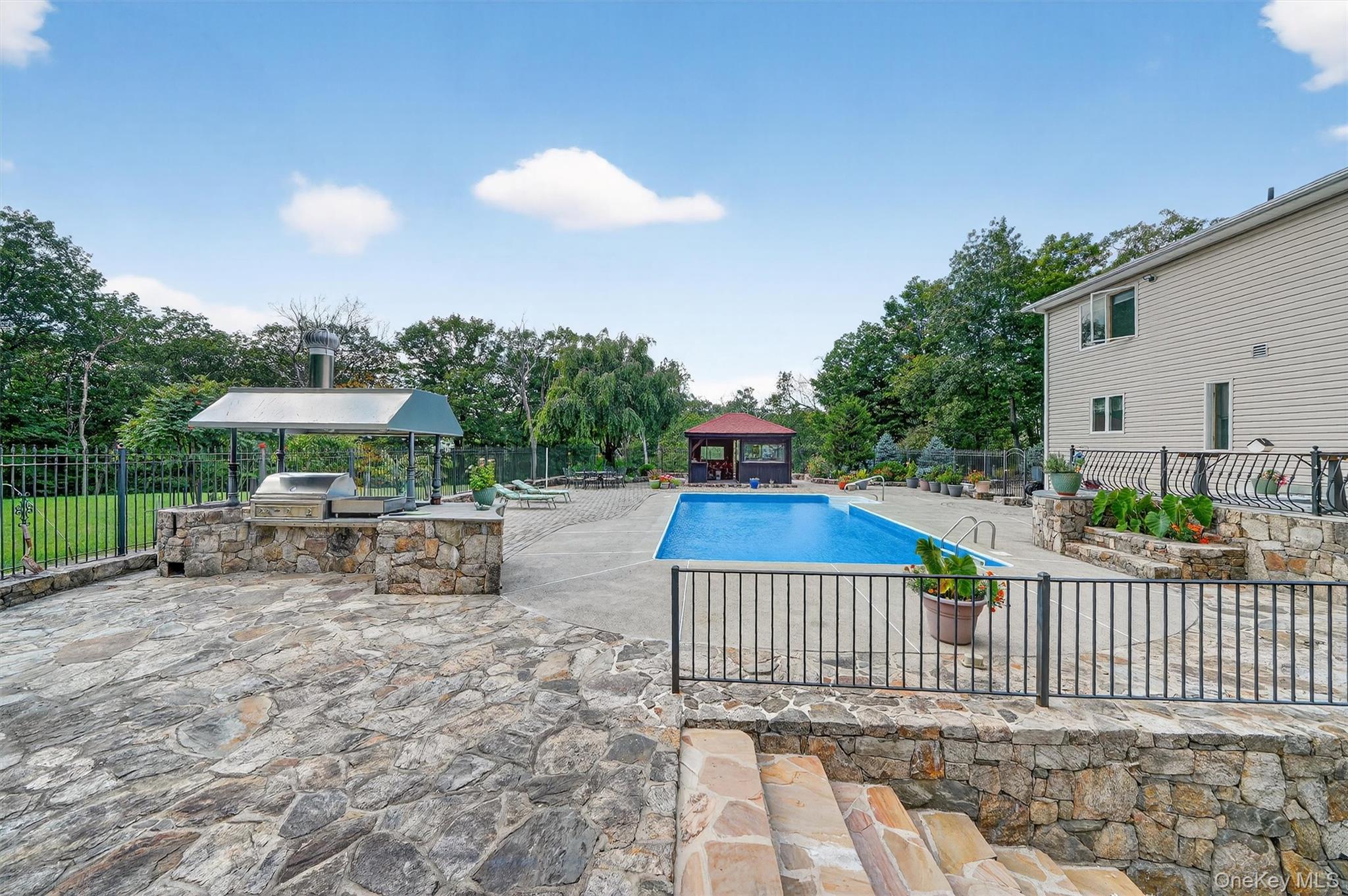 22 Skahen Drive, Tomkins Cove, NY 10986