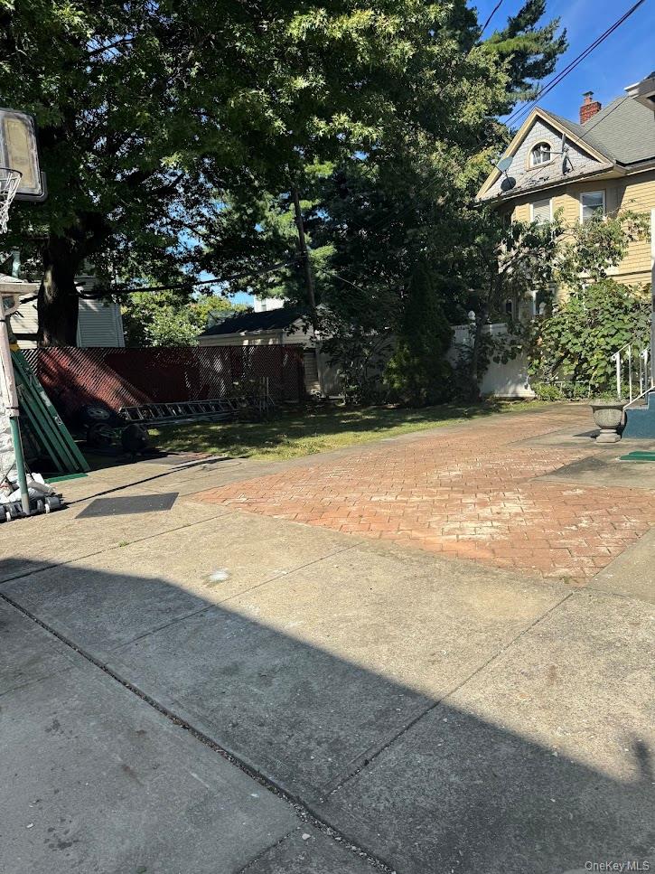 85-32 116 Street, Richmond Hill, NY 11418