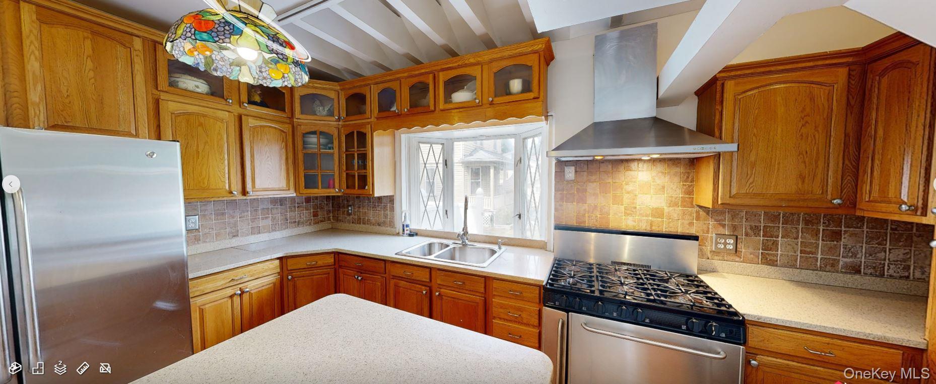 85-32 116 Street, Richmond Hill, NY 11418