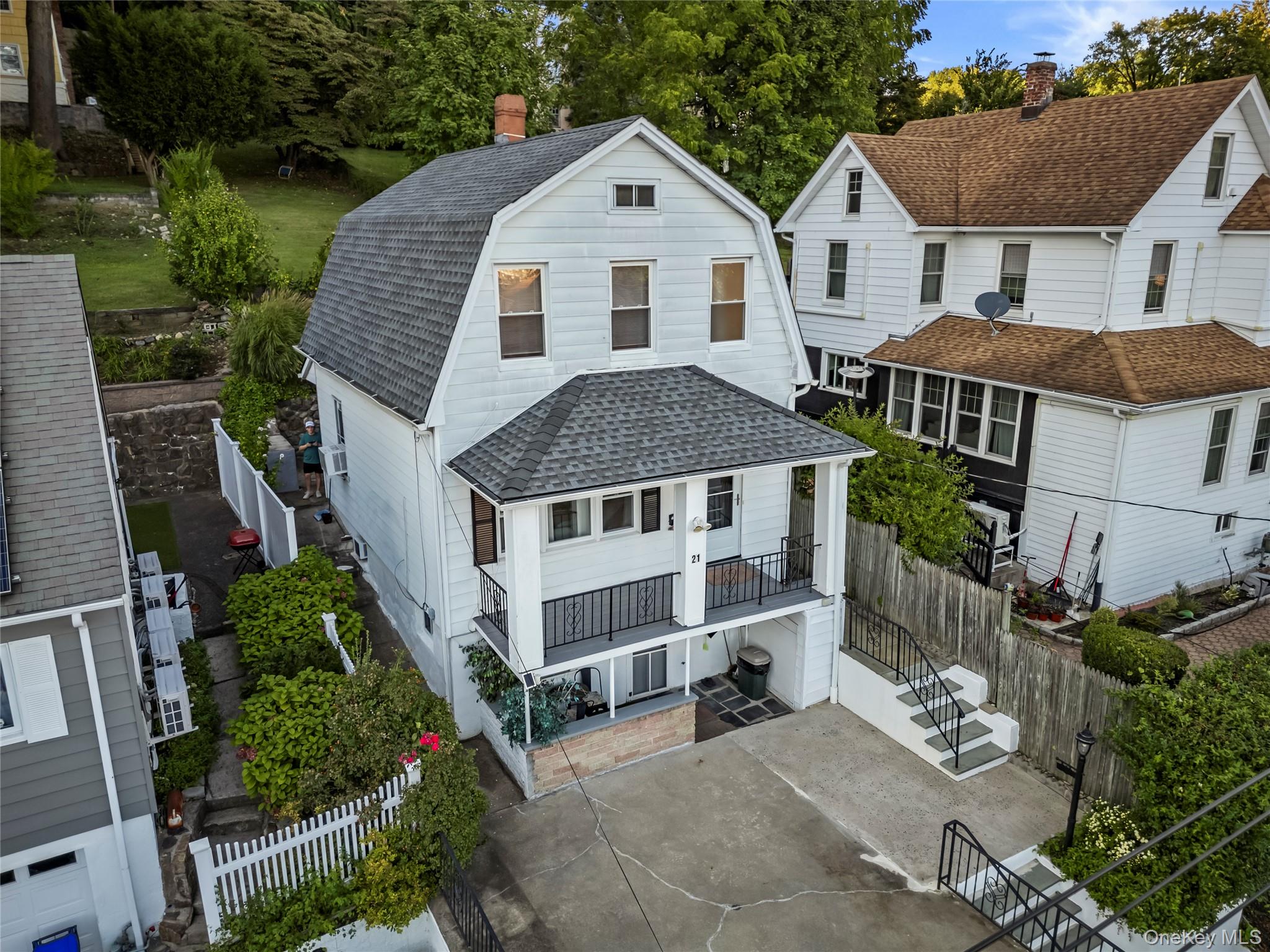 21 S Washington Avenue, Hartsdale, NY 10530