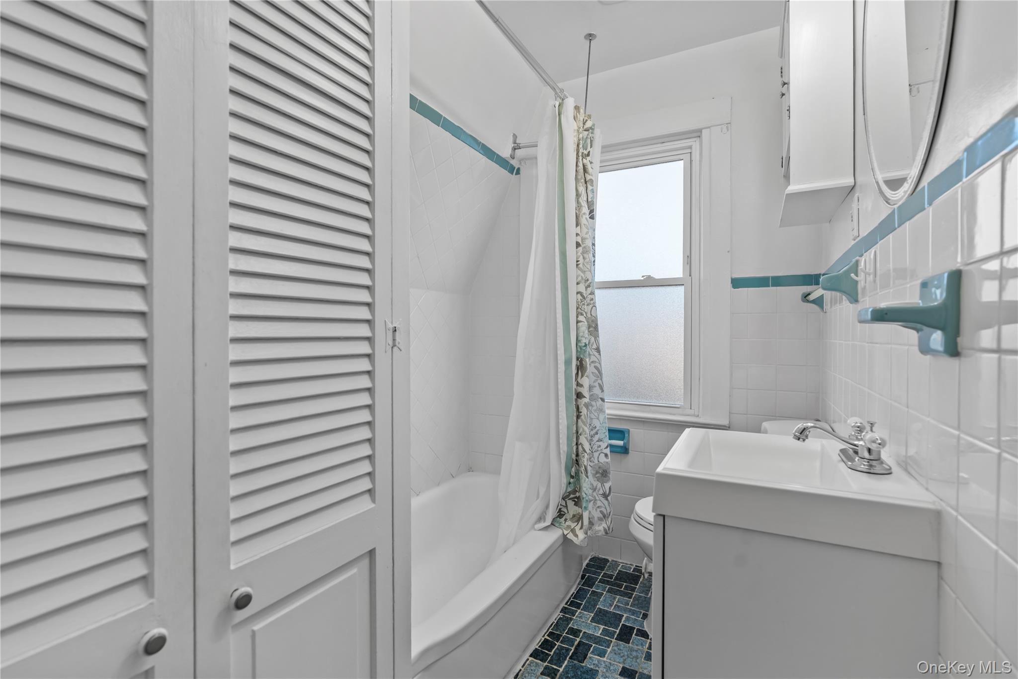 21 S Washington Avenue, Hartsdale, NY 10530