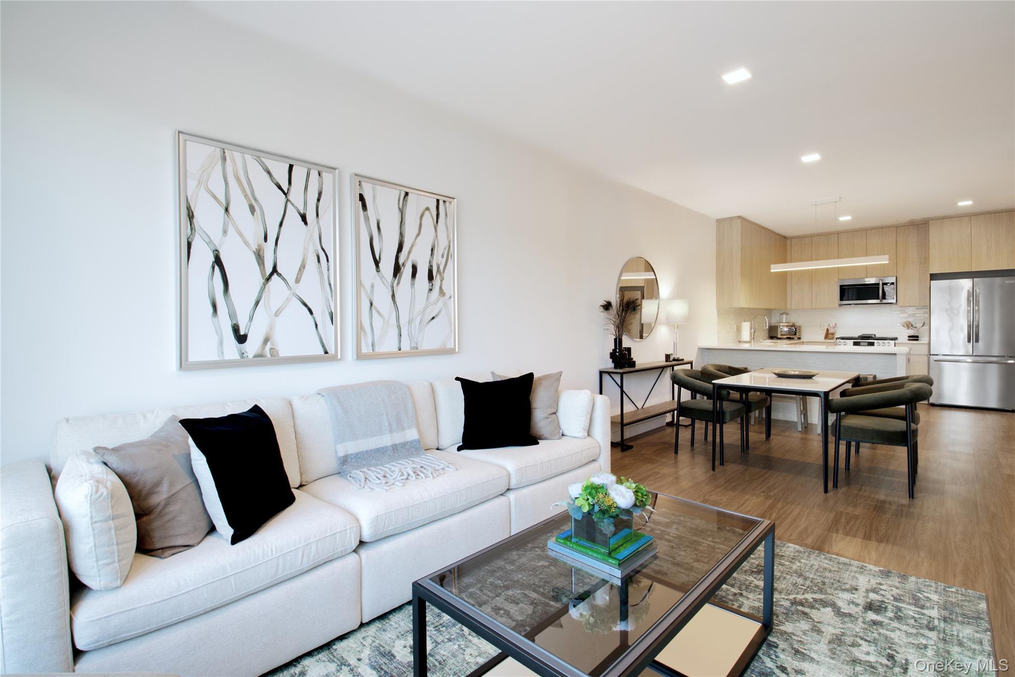 333 Warner Avenue # 206, Roslyn, NY 11576