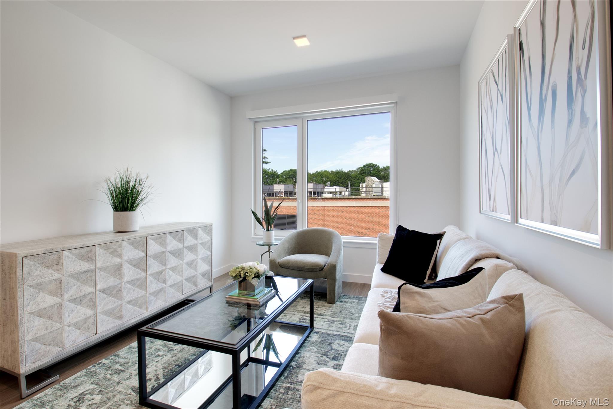 333 Warner Avenue # 206, Roslyn, NY 11576