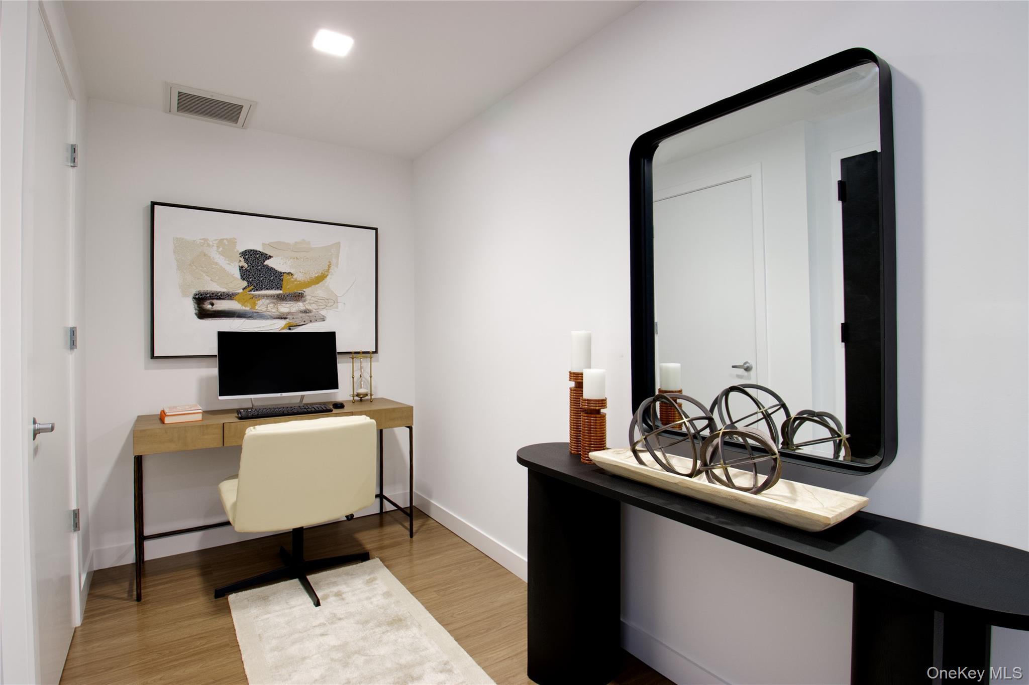 333 Warner Avenue # 206, Roslyn, NY 11576