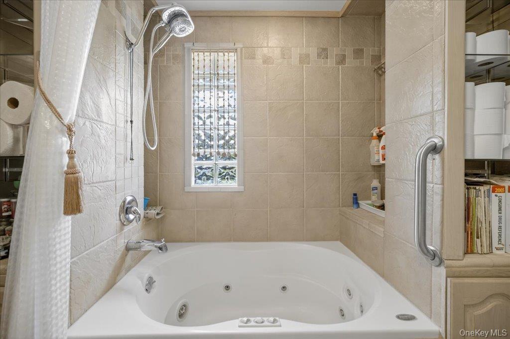 11 Merriewold Lane N, Monroe, NY 10950