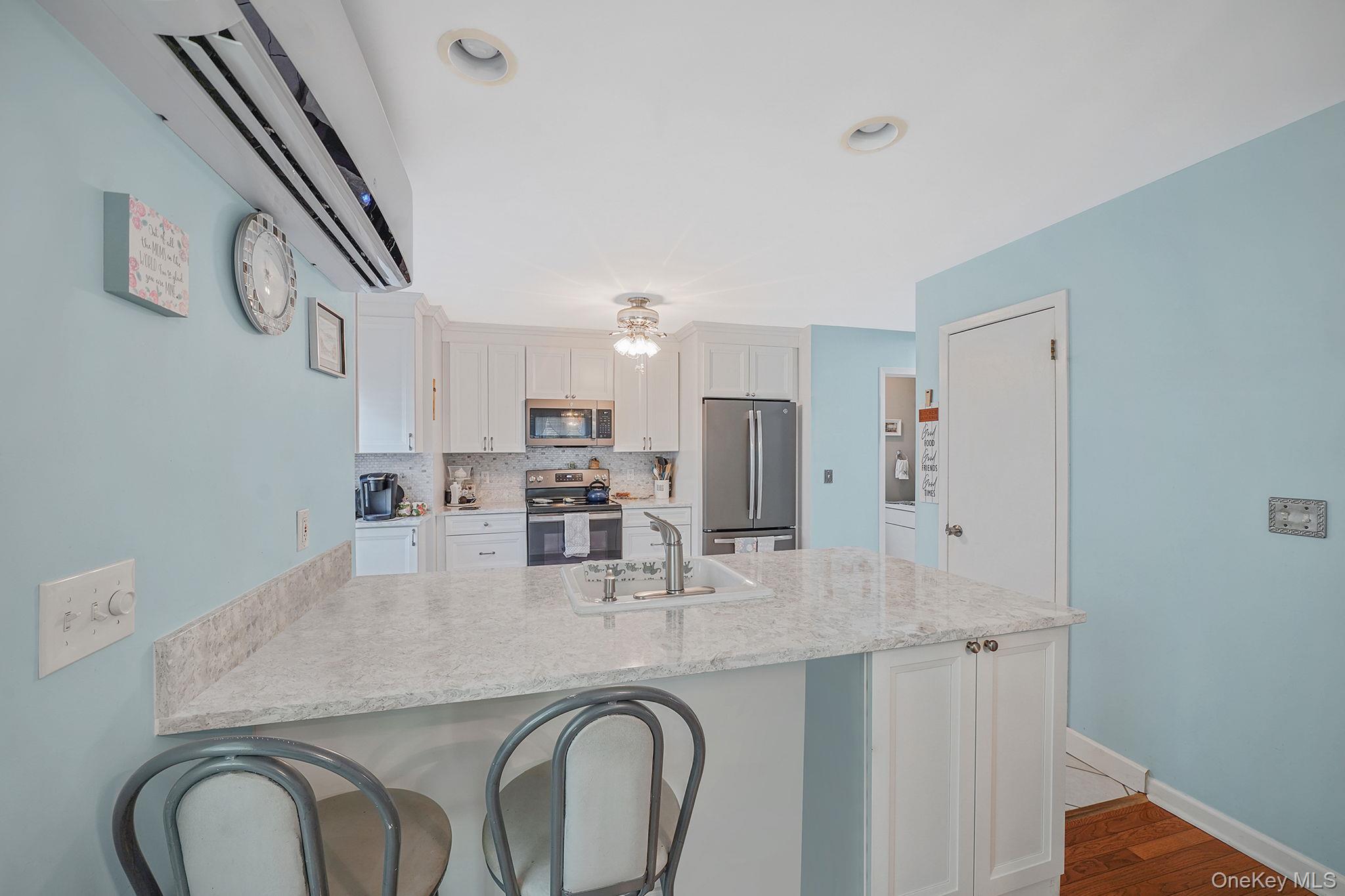 11 Patrick Lane, Ridge, NY 11961