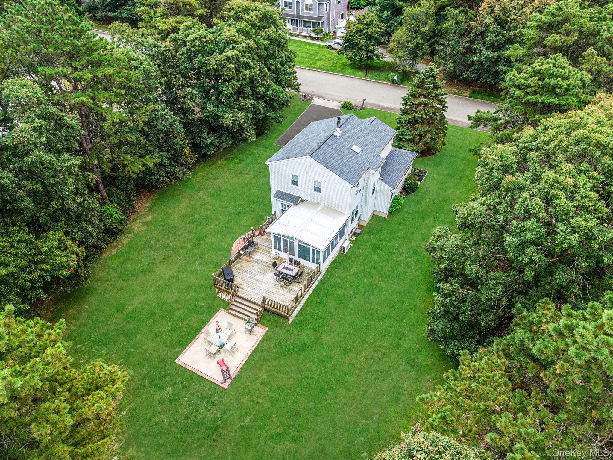 11 Patrick Lane, Ridge, NY 11961