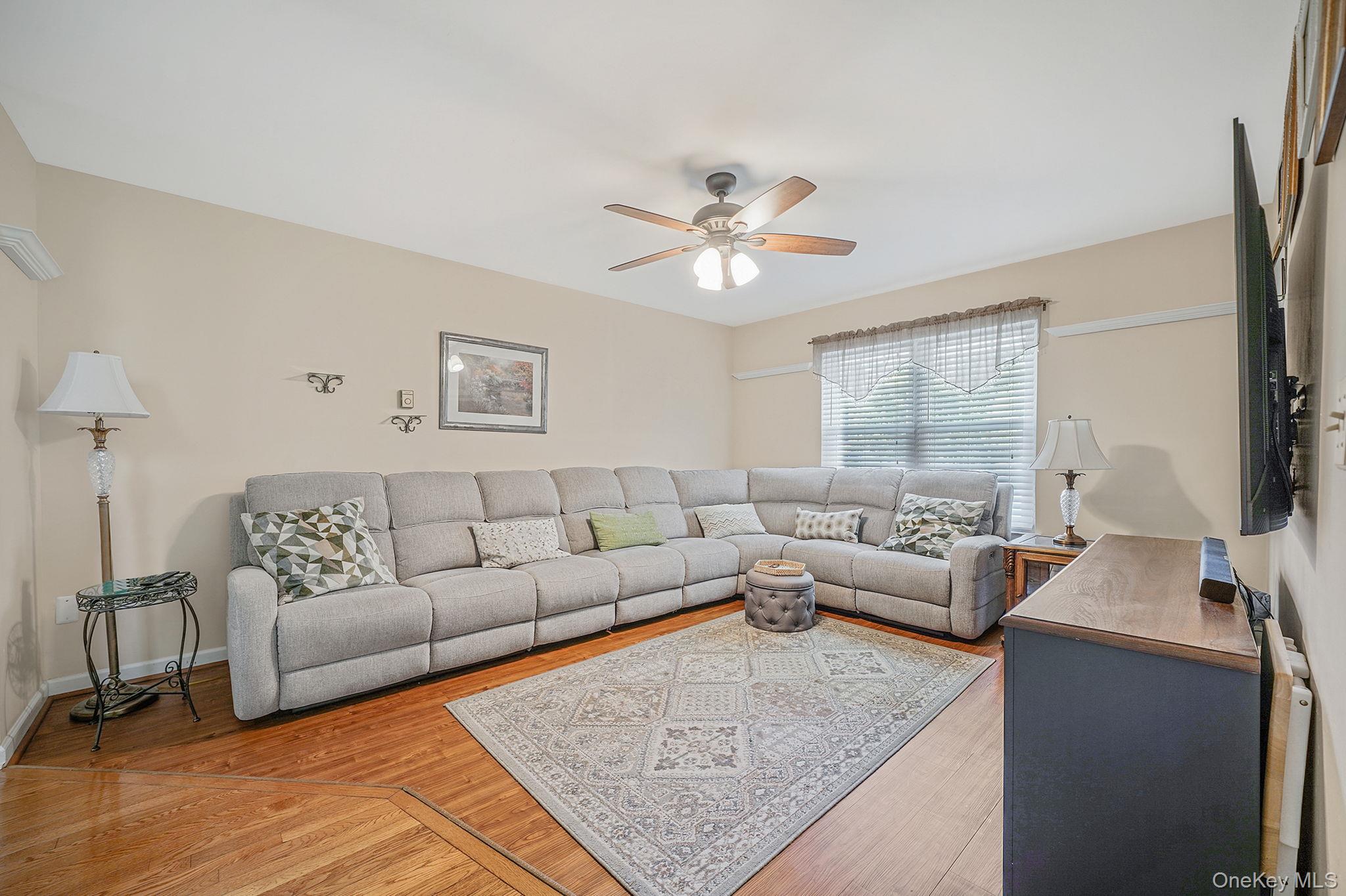 11 Patrick Lane, Ridge, NY 11961