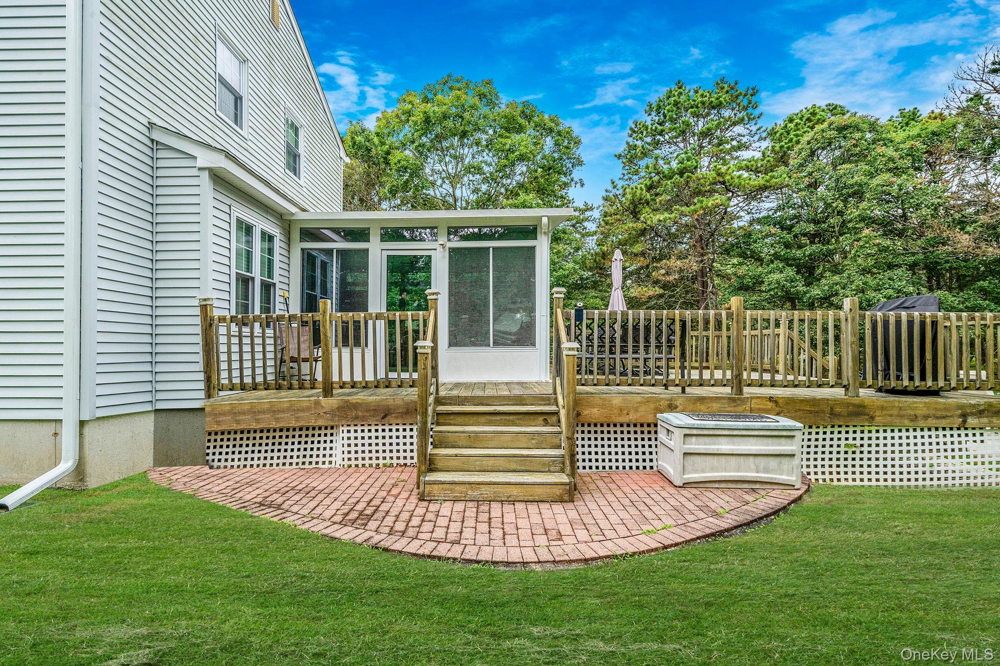 11 Patrick Lane, Ridge, NY 11961