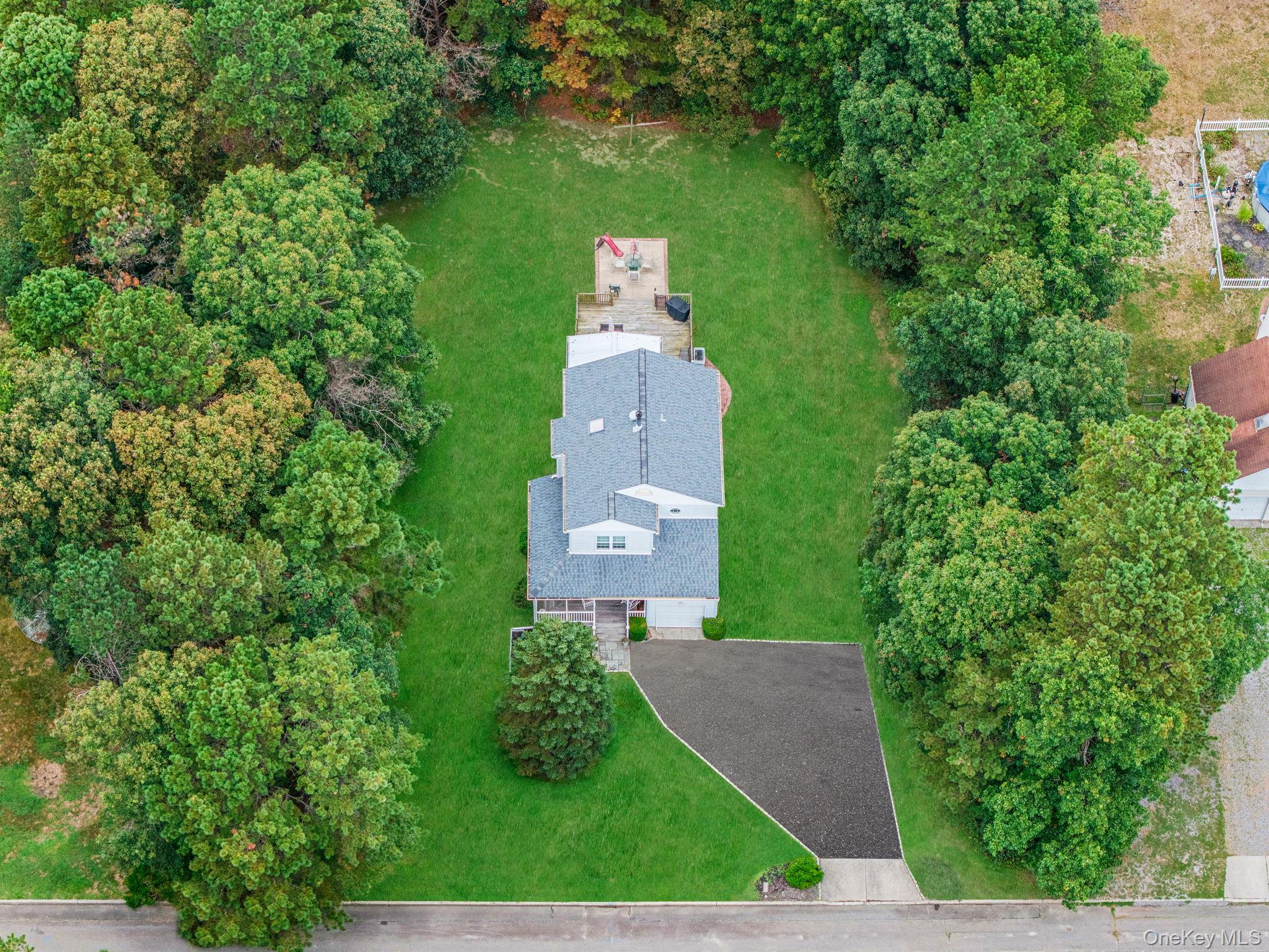 11 Patrick Lane, Ridge, NY 11961