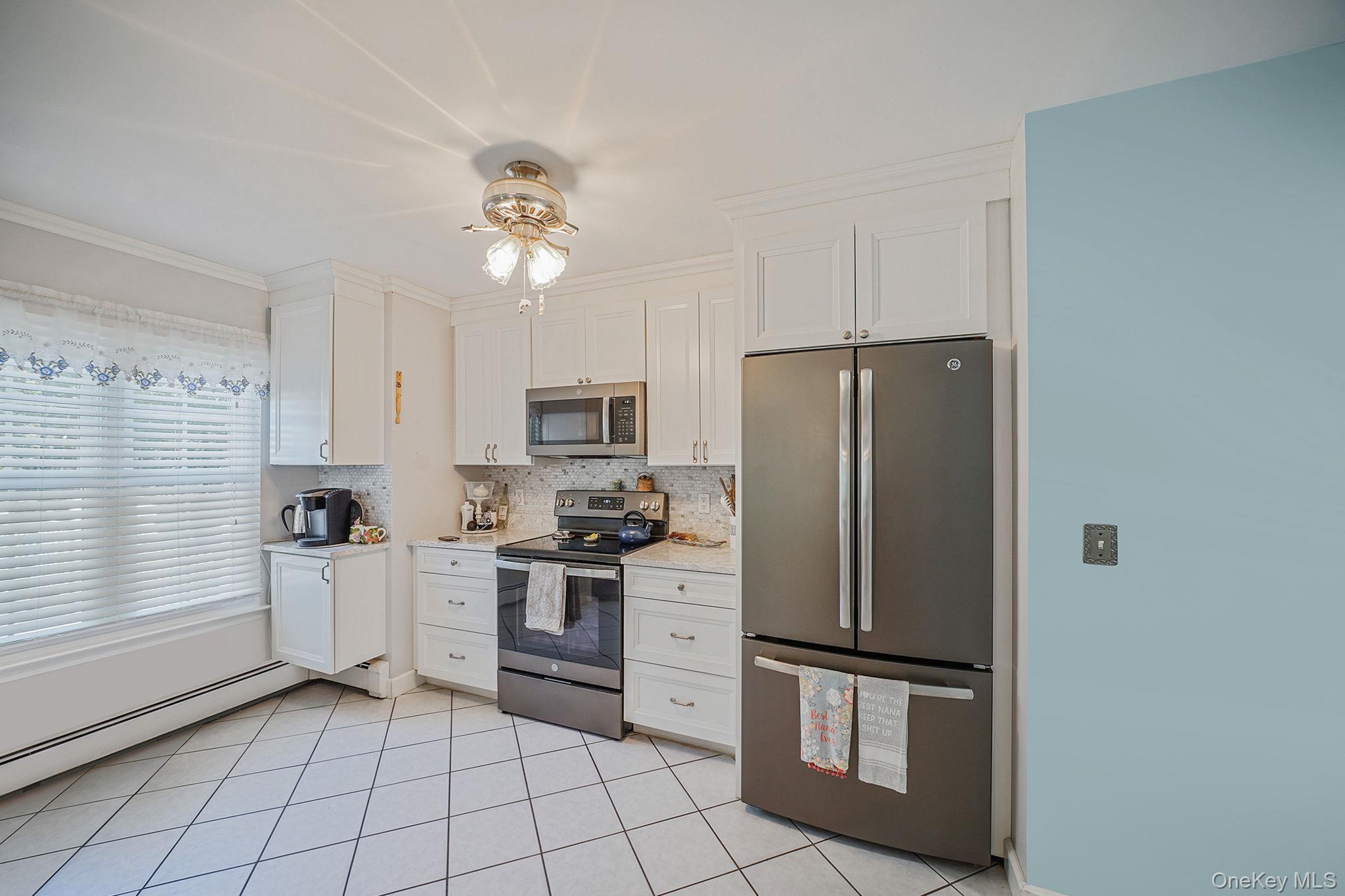 11 Patrick Lane, Ridge, NY 11961