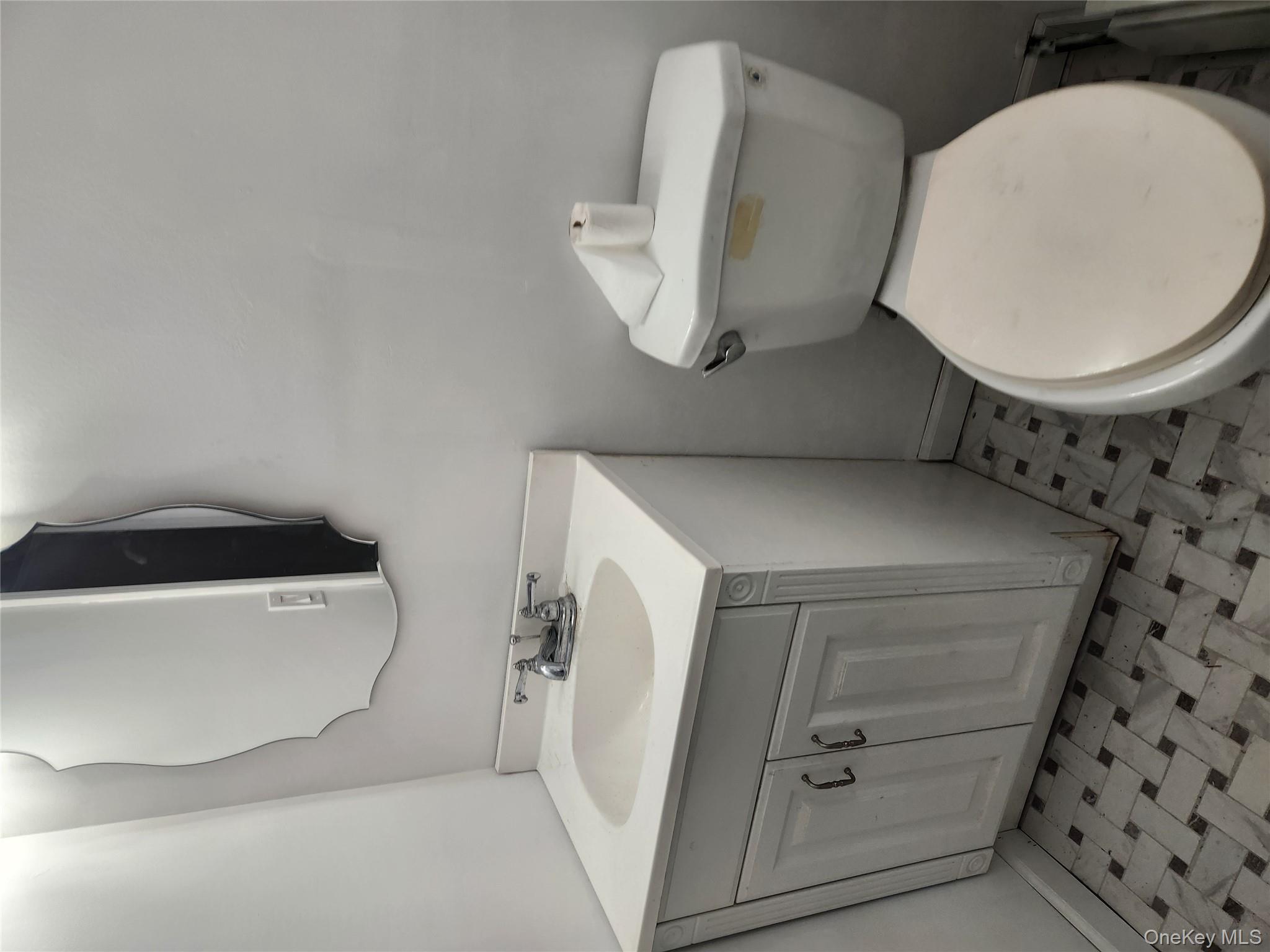 4 Norman Drive, Shoreham, NY 11786