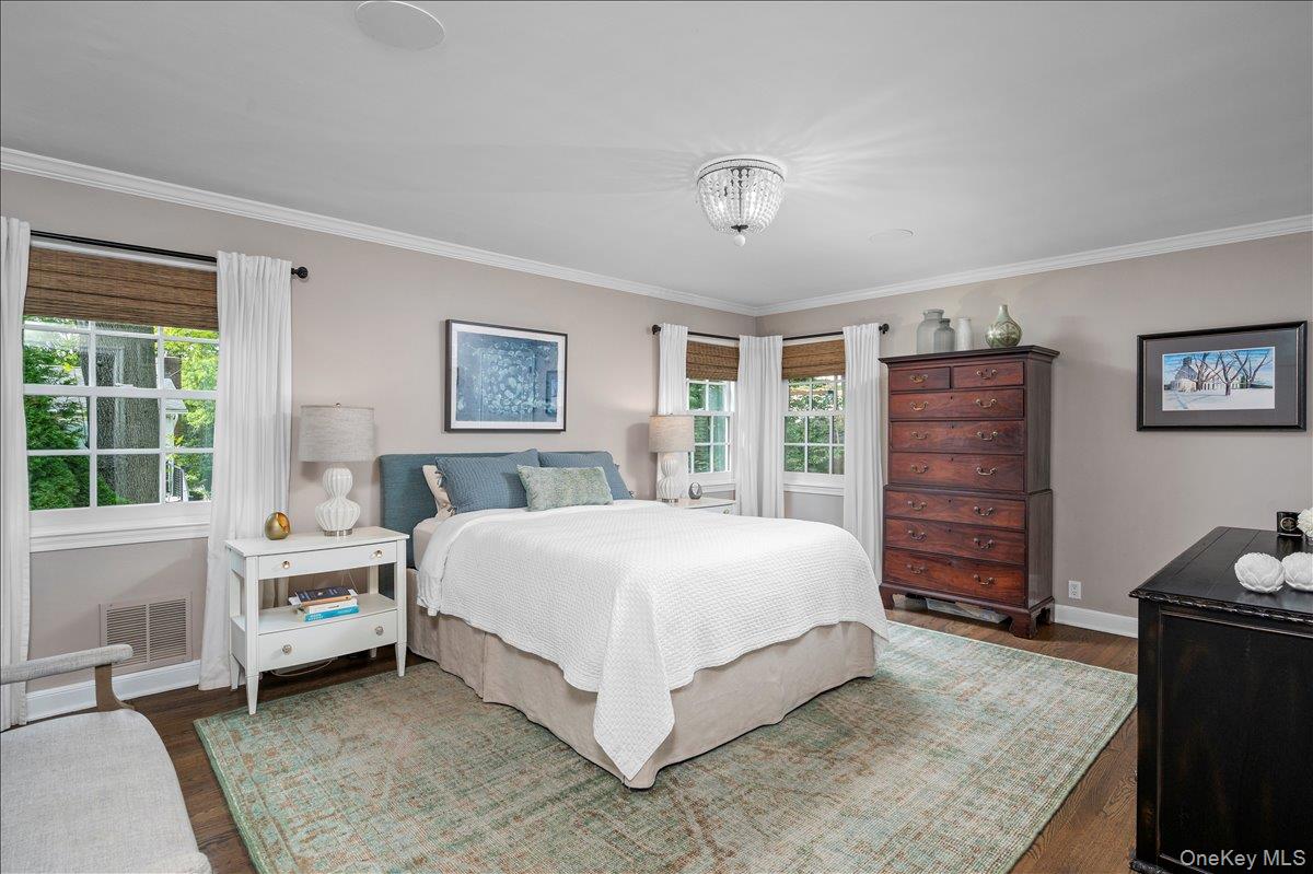 18 S Ridge Road, Larchmont, NY 10538