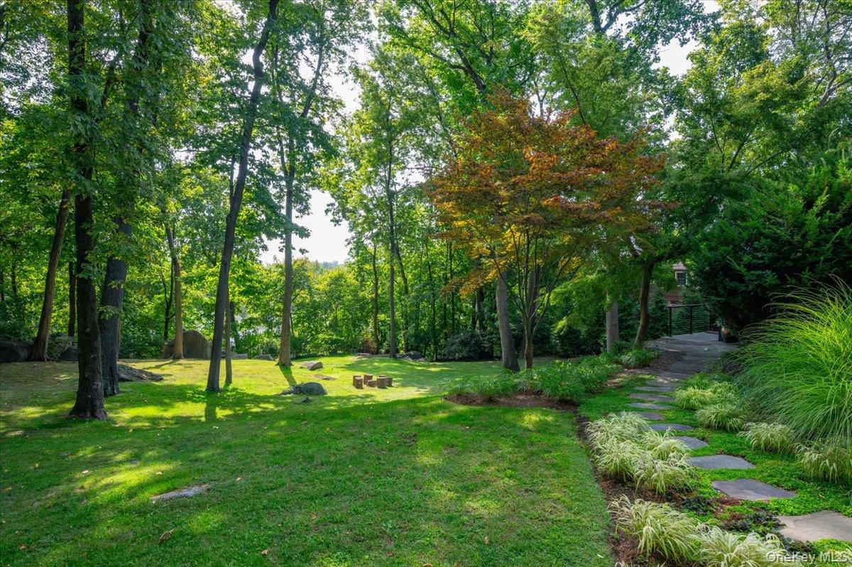 18 S Ridge Road, Larchmont, NY 10538