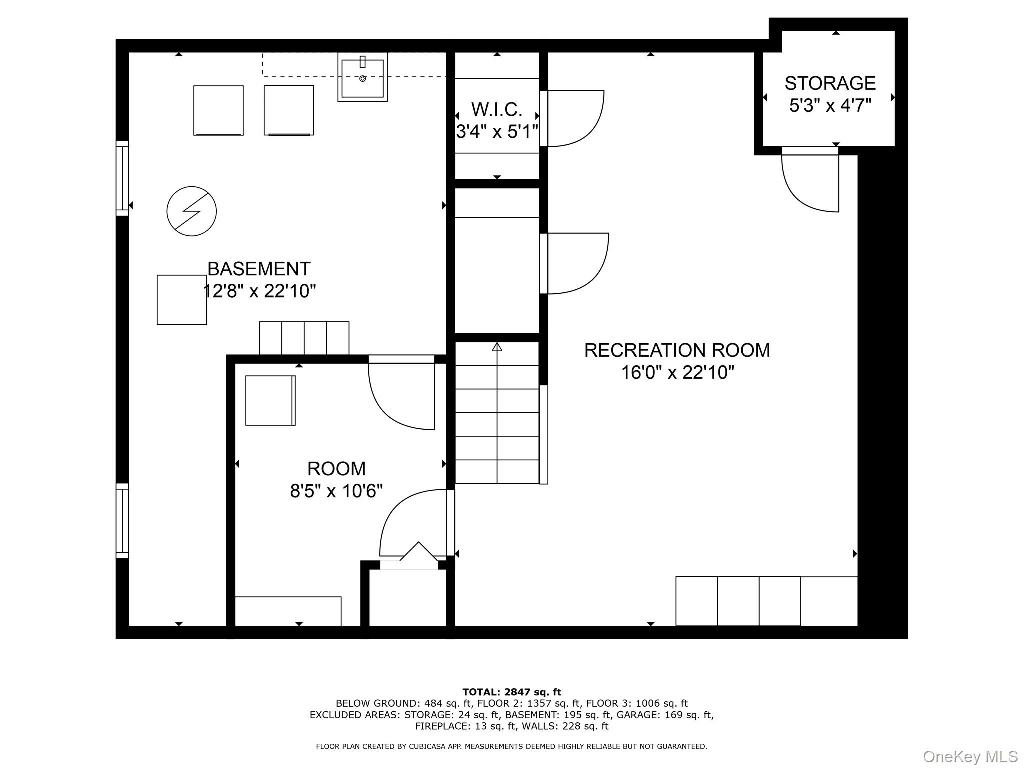 9 Circle Lane, East Hills, NY 11577