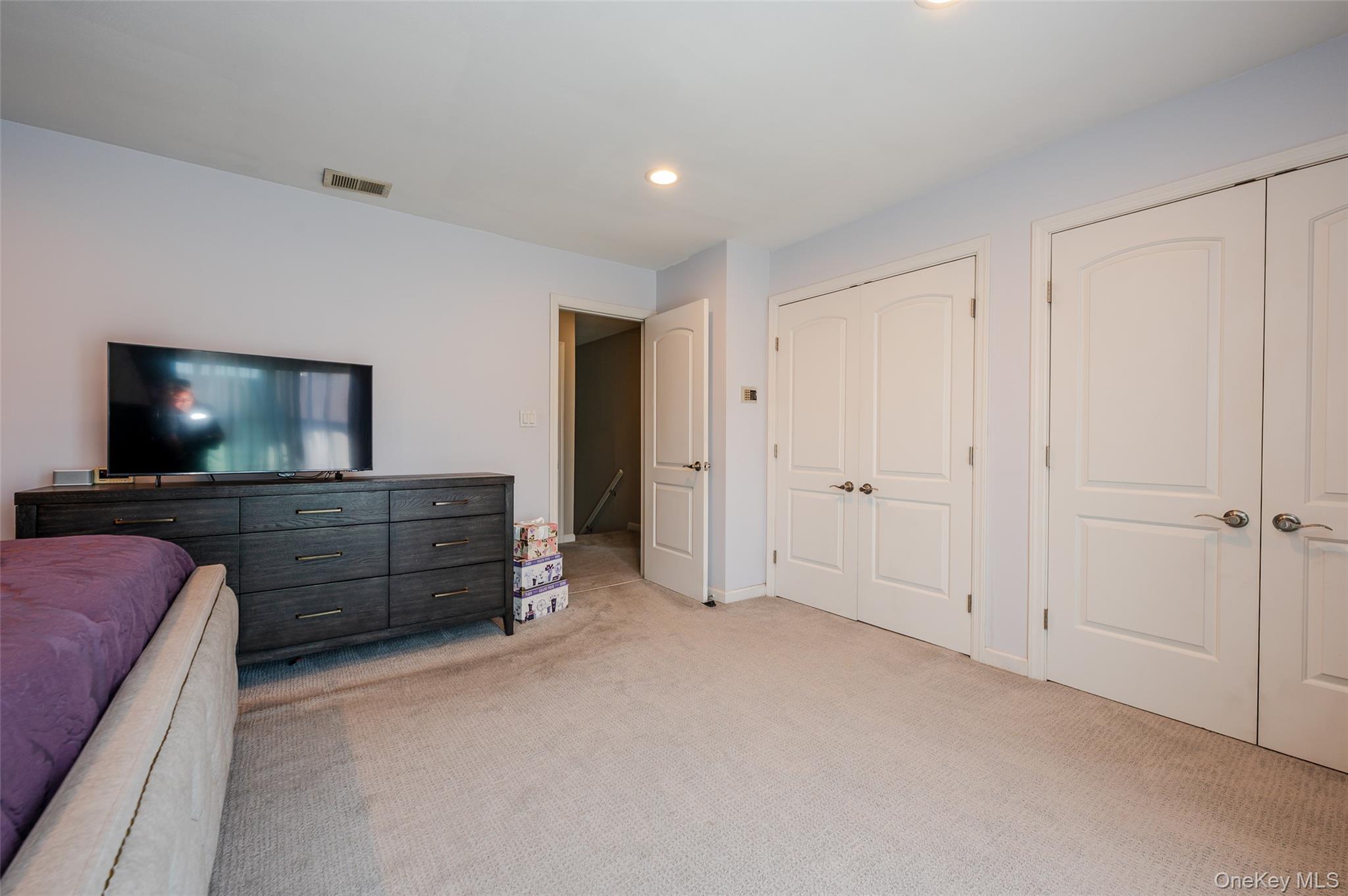 100 Daly # 410, Oceanside, NY 11572