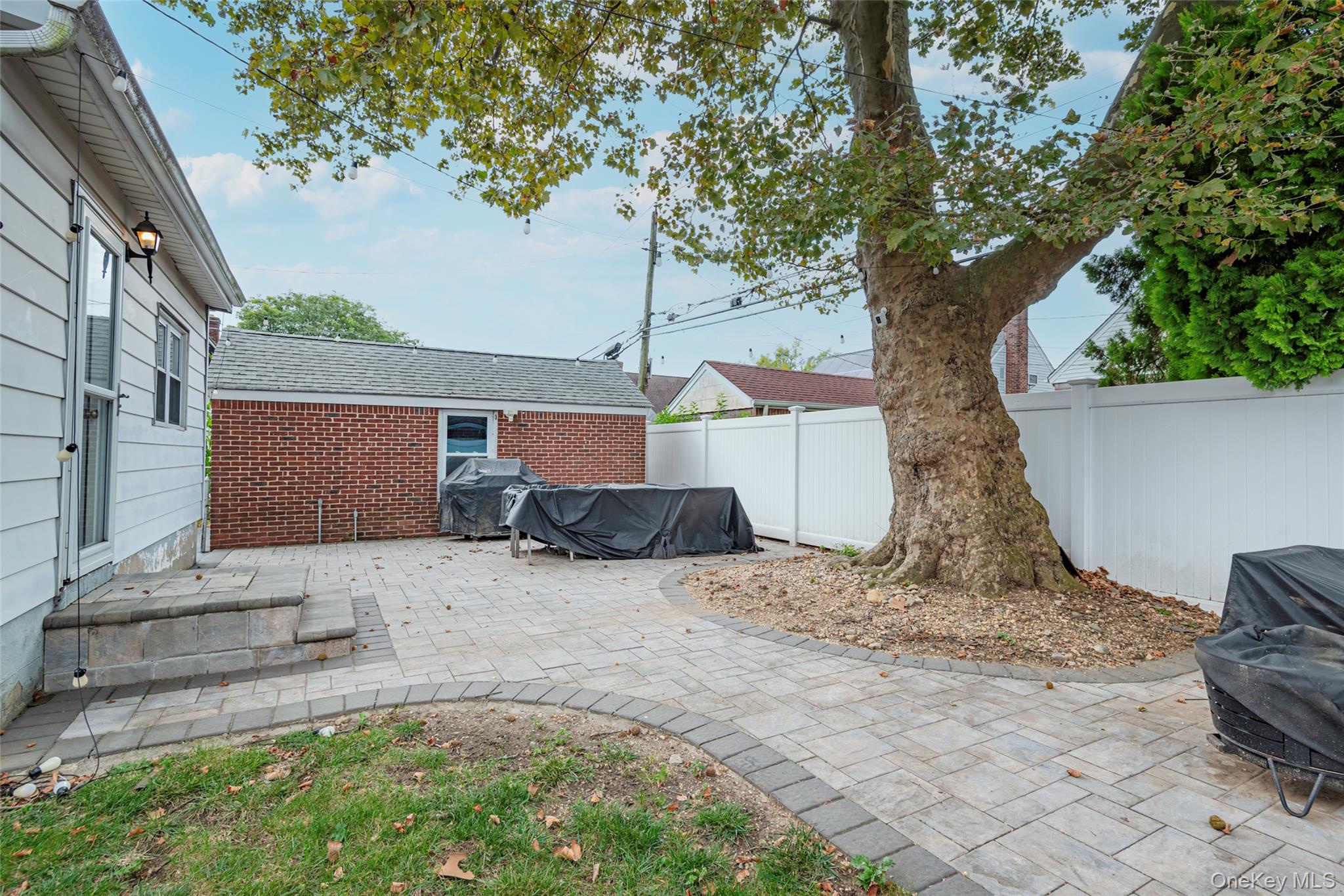 43 Orchid Lane, New Hyde Park, NY 11040