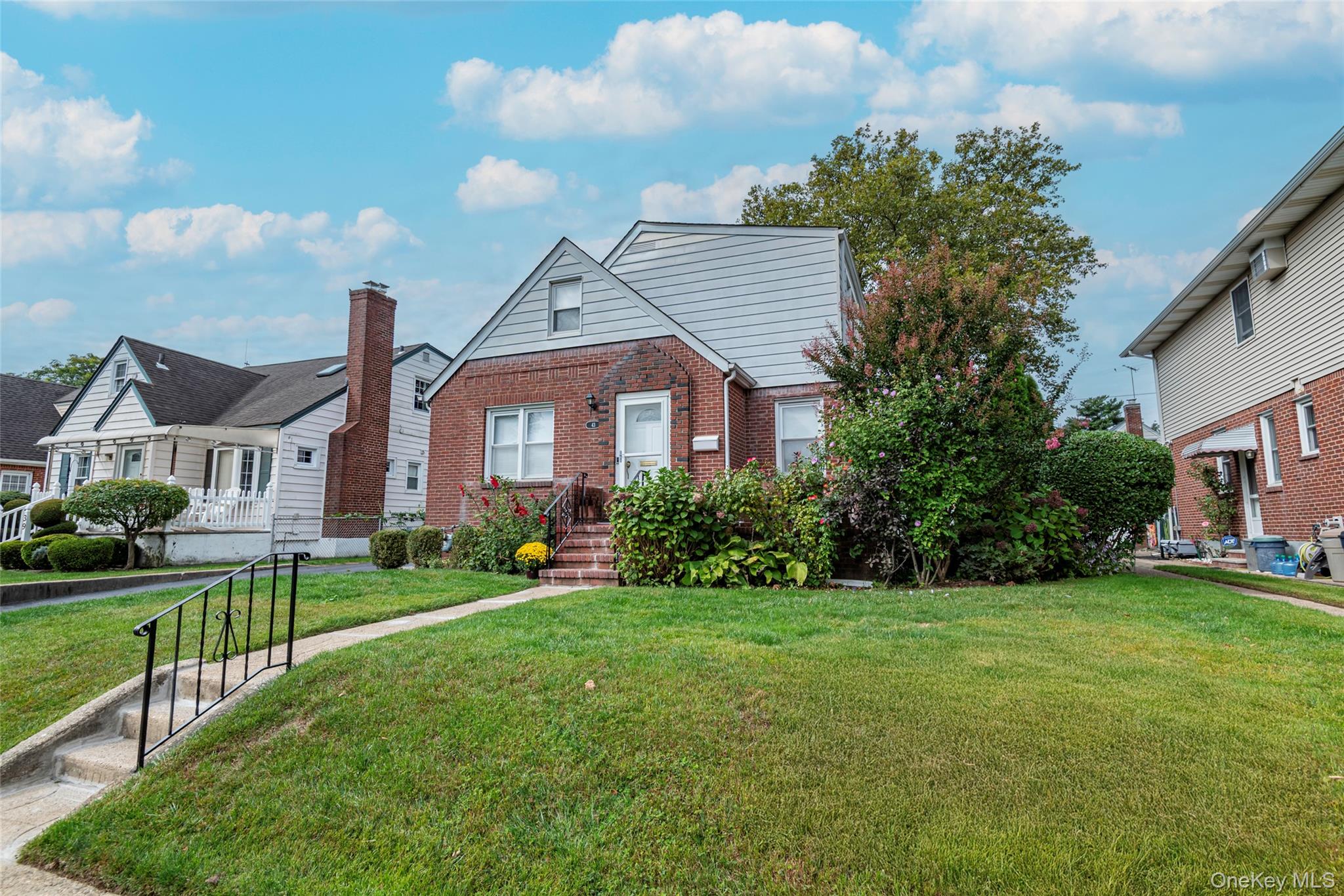 43 Orchid Lane, New Hyde Park, NY 11040