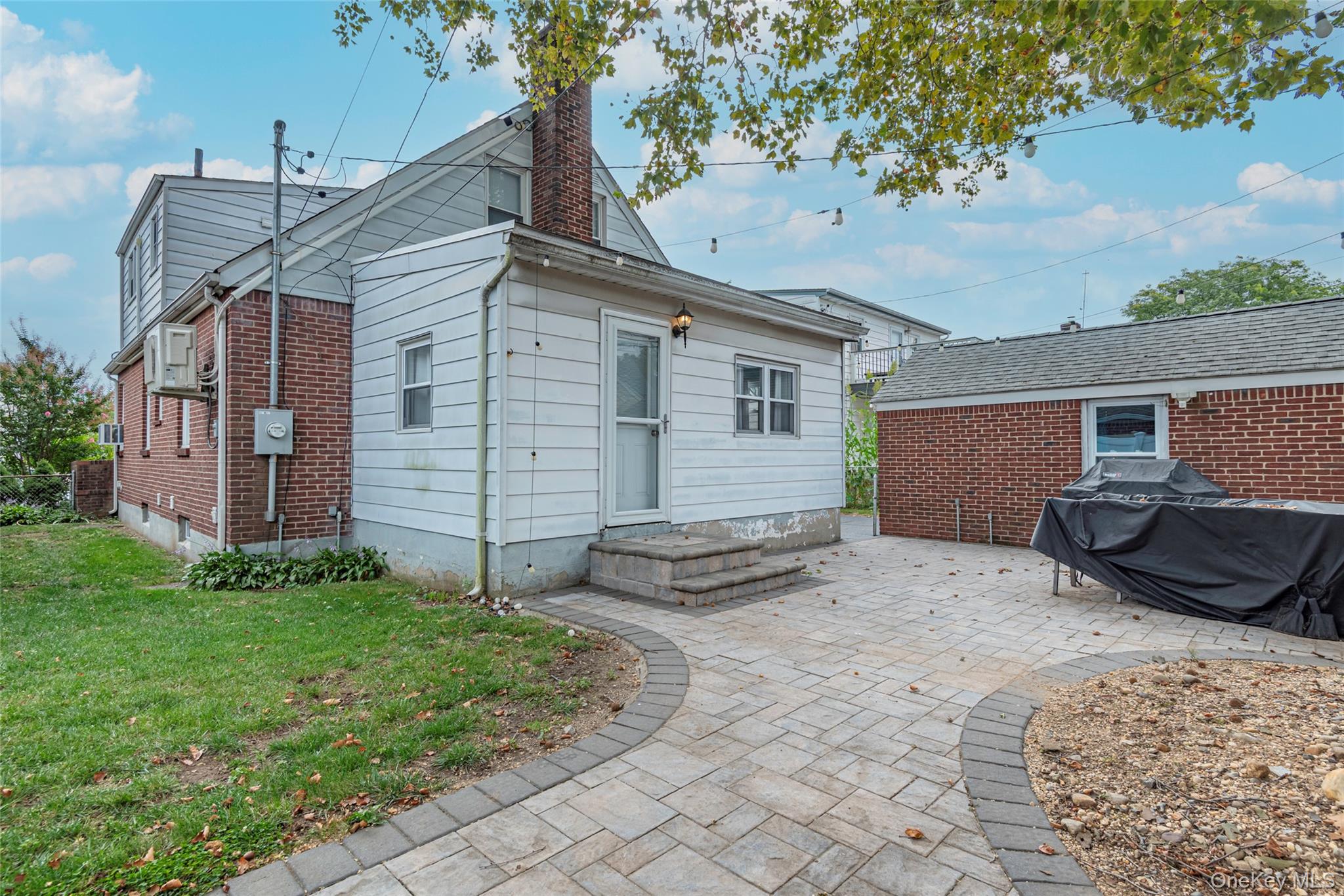 43 Orchid Lane, New Hyde Park, NY 11040