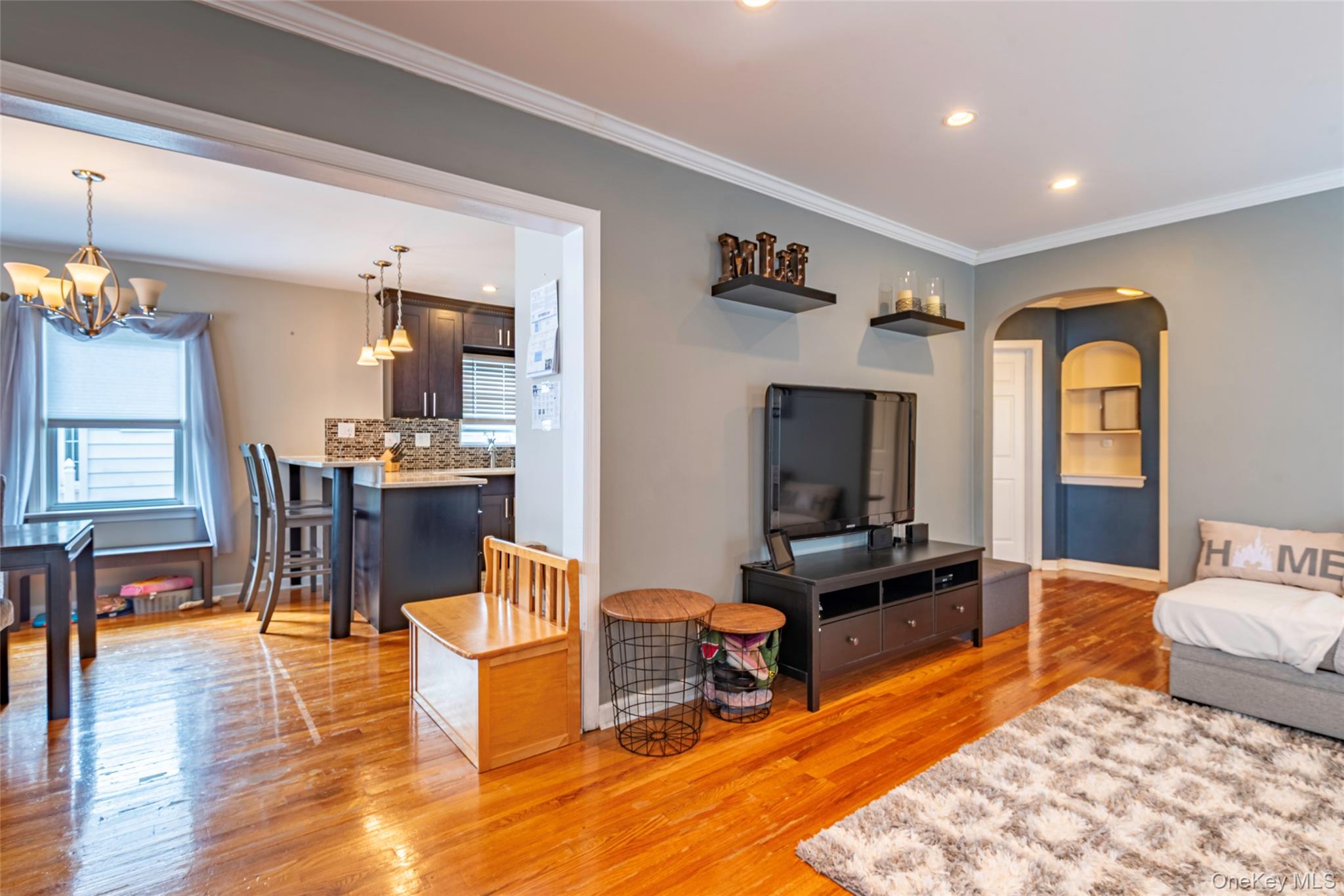 43 Orchid Lane, New Hyde Park, NY 11040