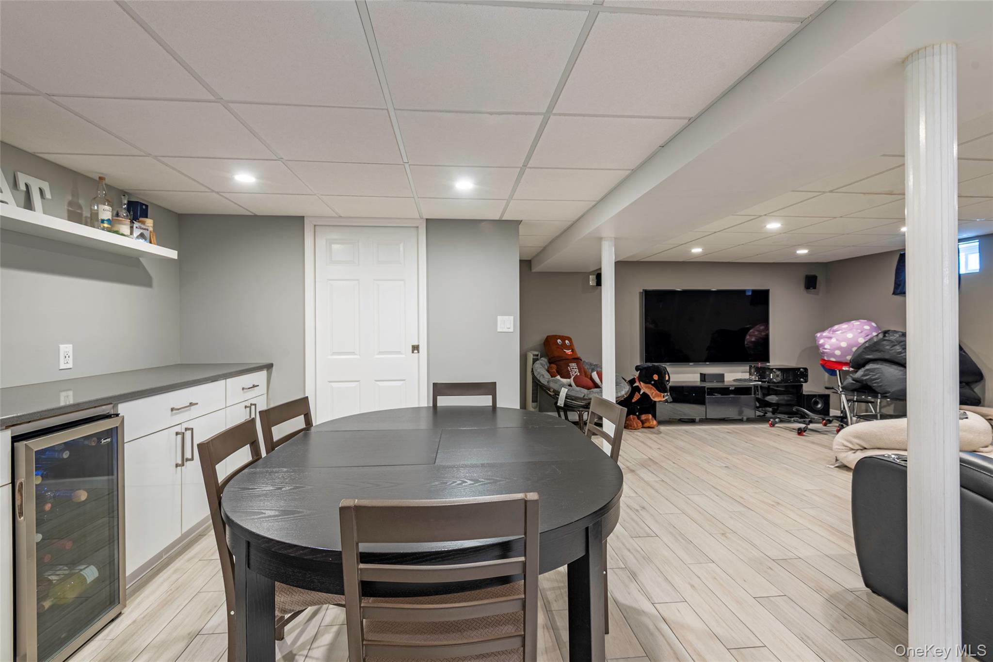 43 Orchid Lane, New Hyde Park, NY 11040