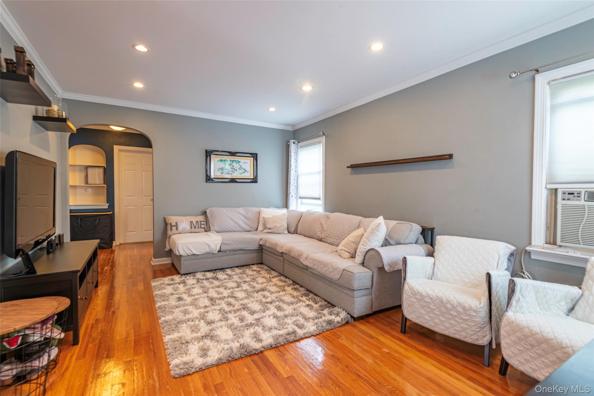 43 Orchid Lane, New Hyde Park, NY 11040