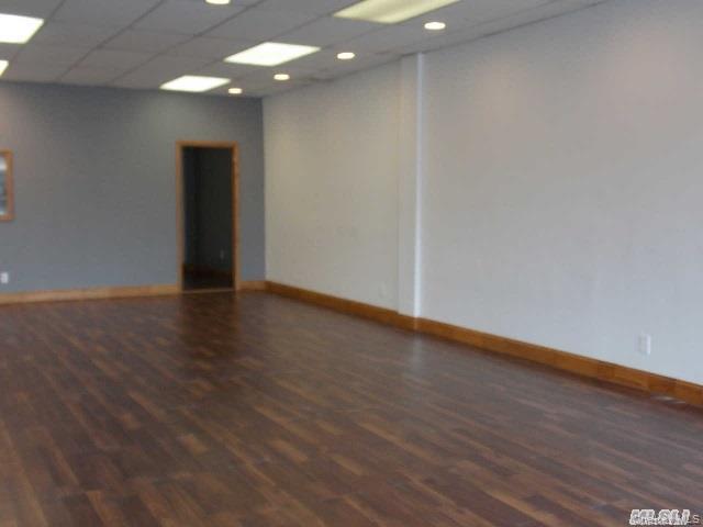 231 Robbins Lane # 6, Syosset, NY 11791