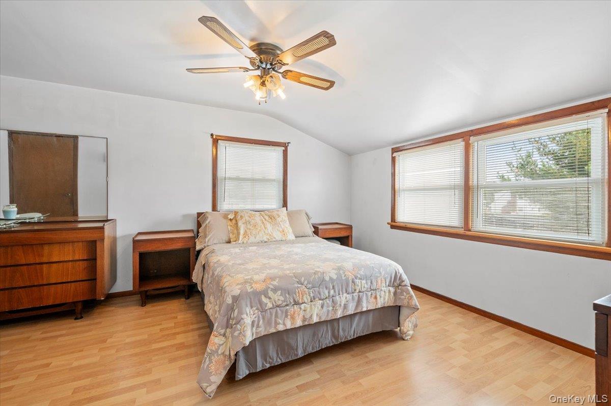 186 11th Street, Bethpage, NY 11714