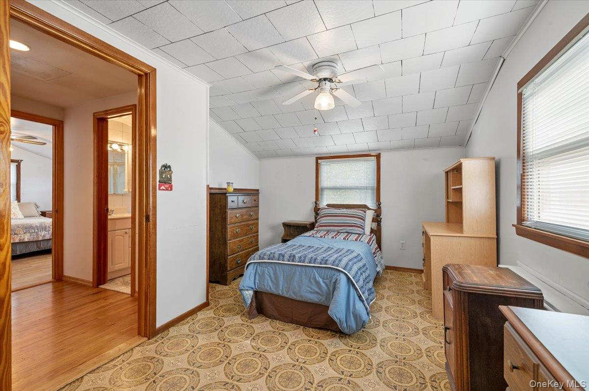 186 11th Street, Bethpage, NY 11714