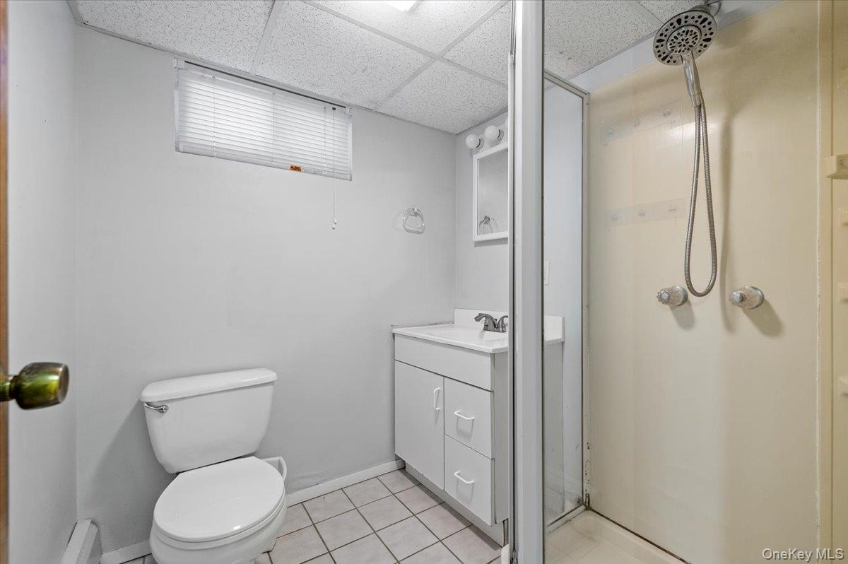 186 11th Street, Bethpage, NY 11714