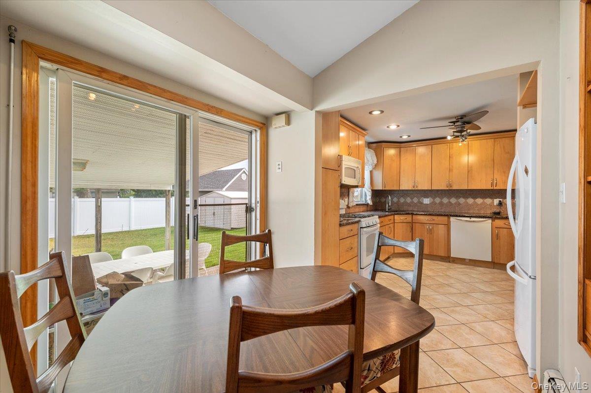 186 11th Street, Bethpage, NY 11714