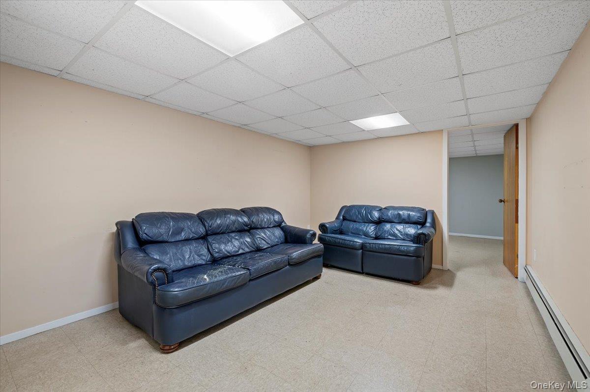 186 11th Street, Bethpage, NY 11714