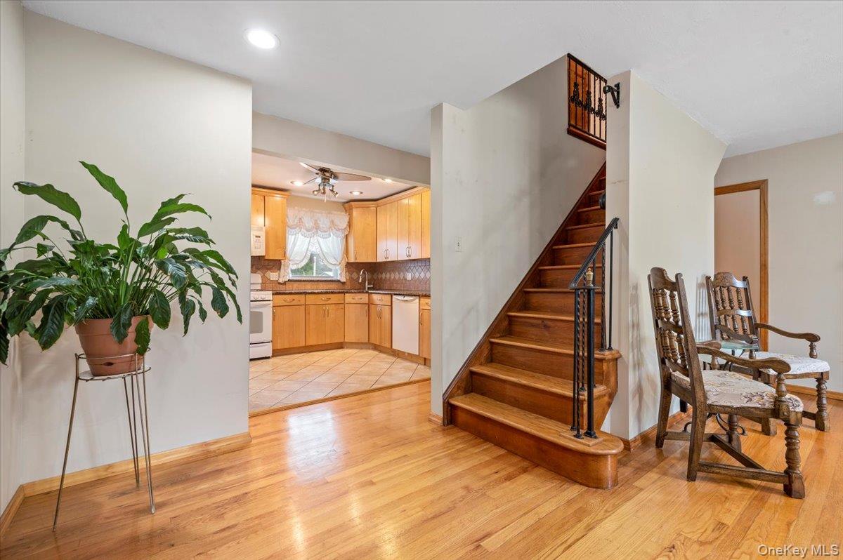 186 11th Street, Bethpage, NY 11714