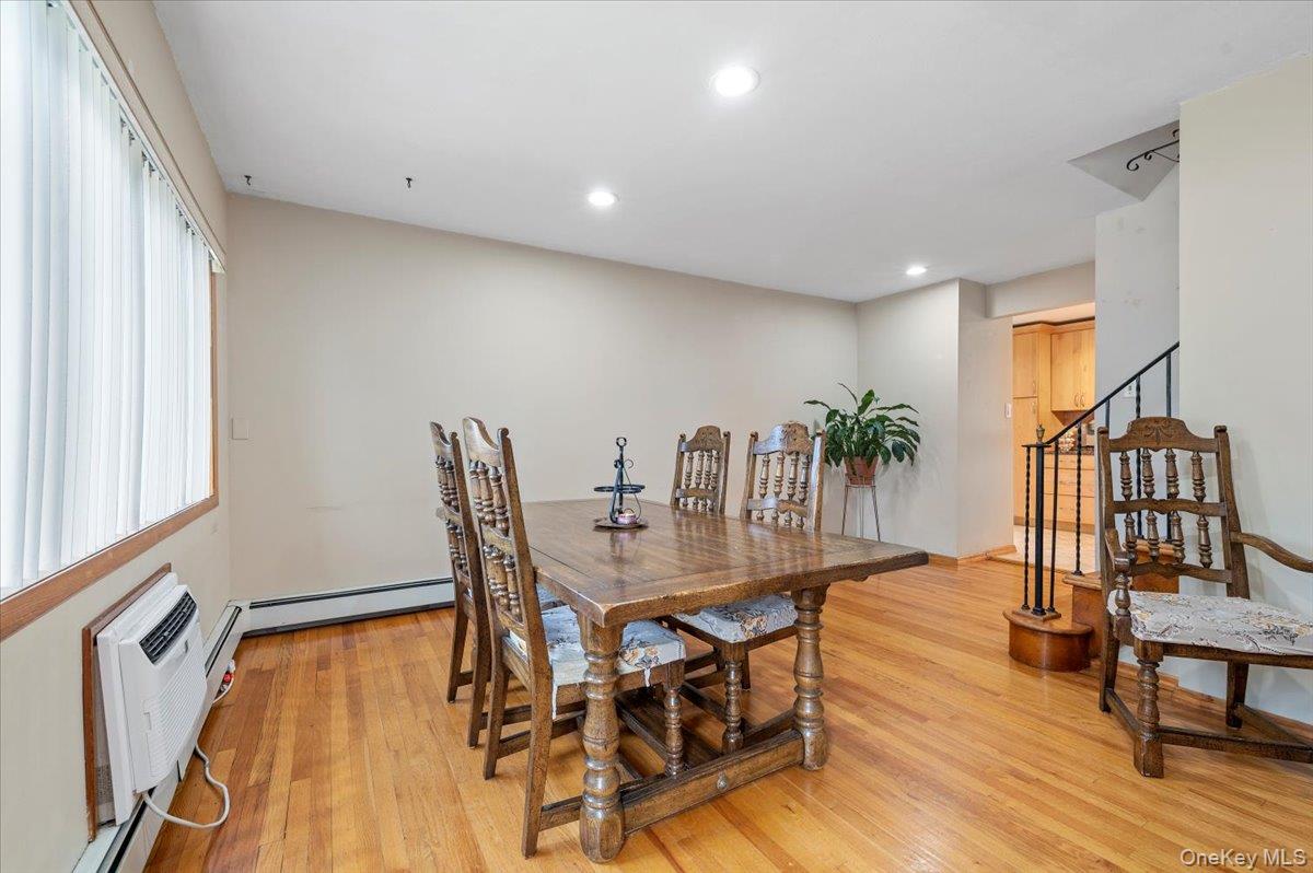 186 11th Street, Bethpage, NY 11714