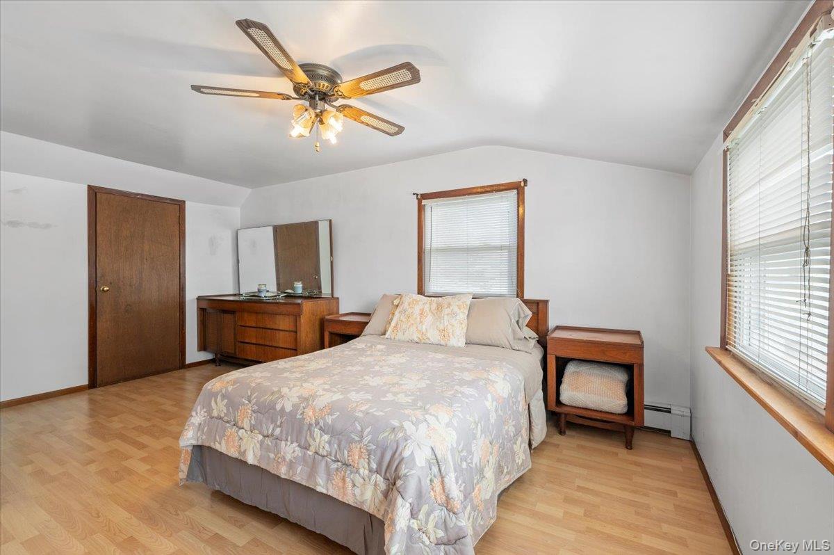 186 11th Street, Bethpage, NY 11714