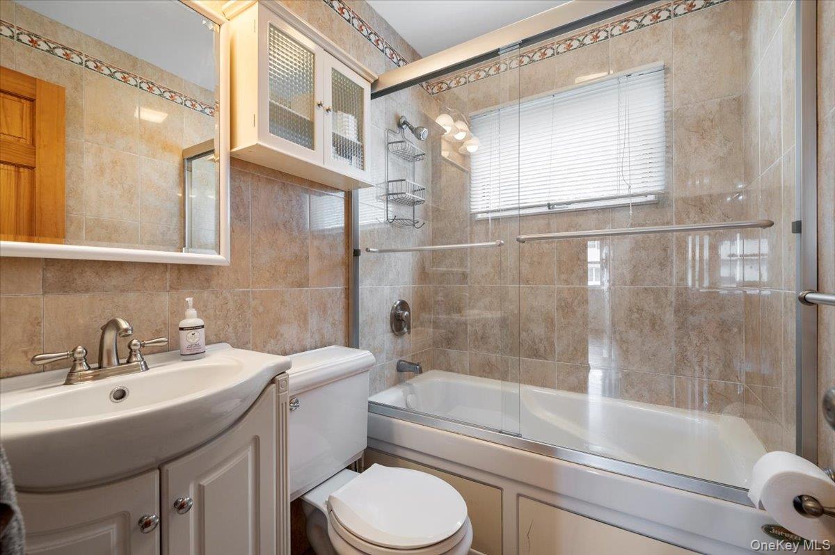 186 11th Street, Bethpage, NY 11714