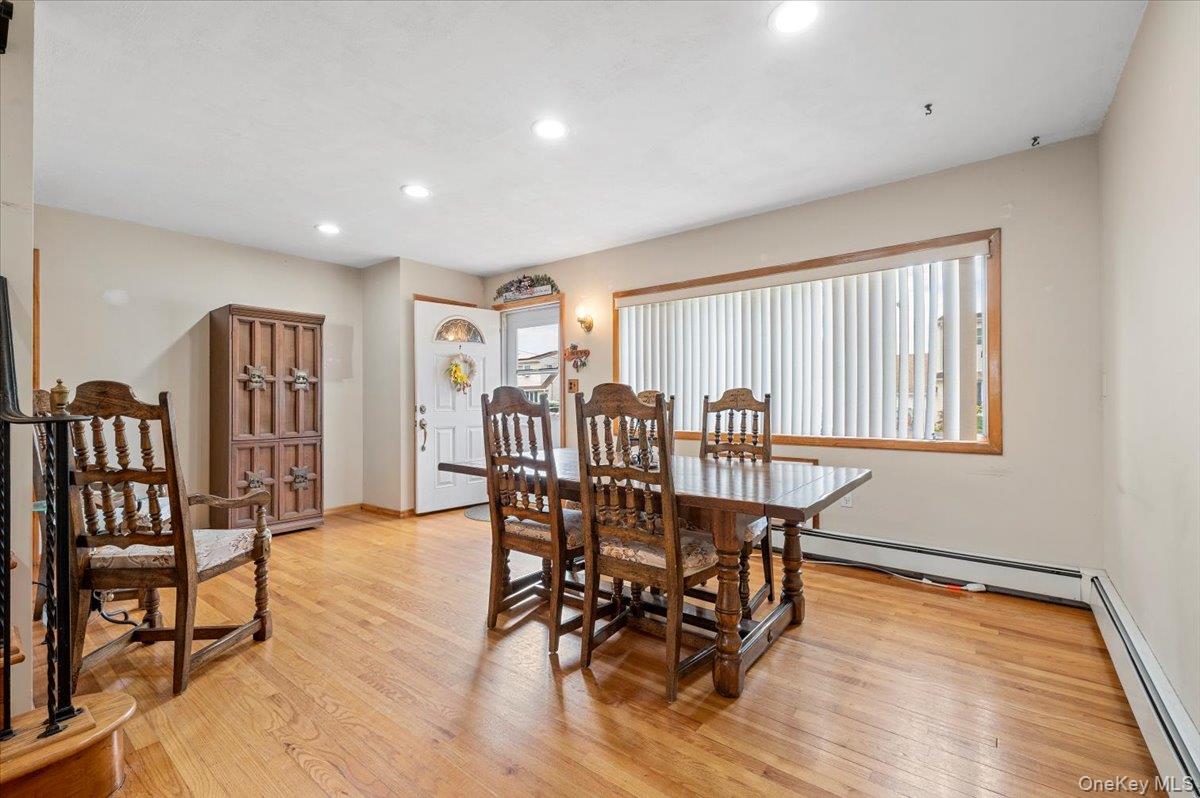 186 11th Street, Bethpage, NY 11714